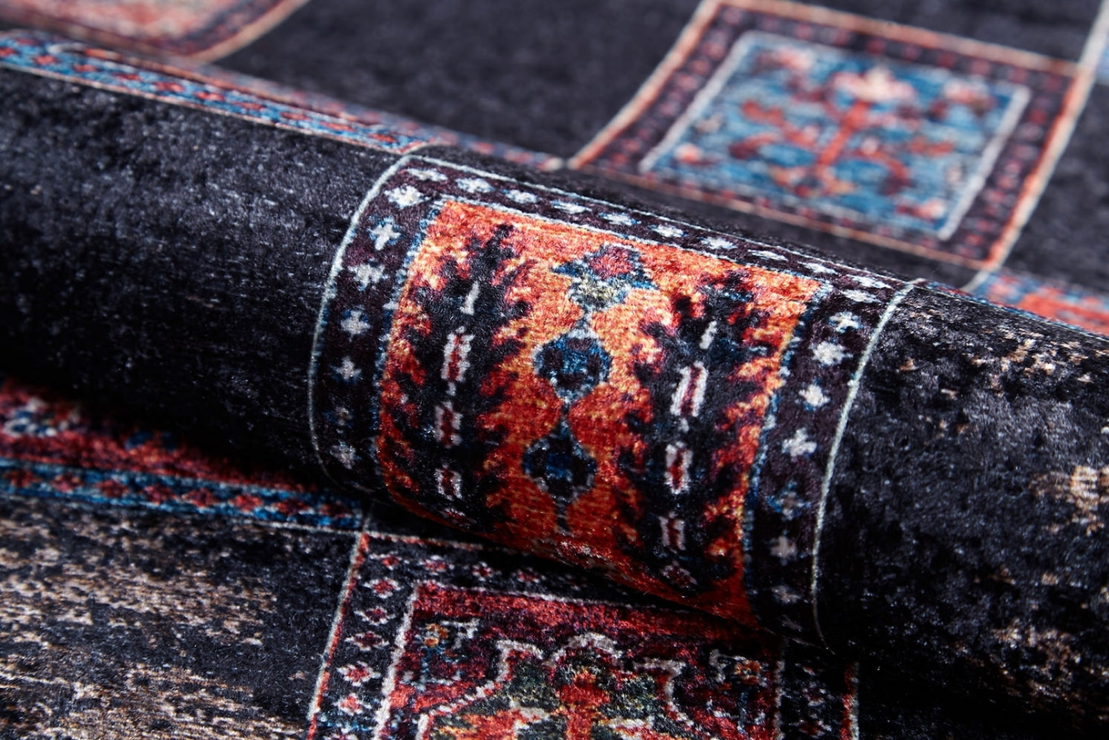 Black Geometric Area Rug – Digital Print, Non Slip, Antibacterial Carpet for Living Room