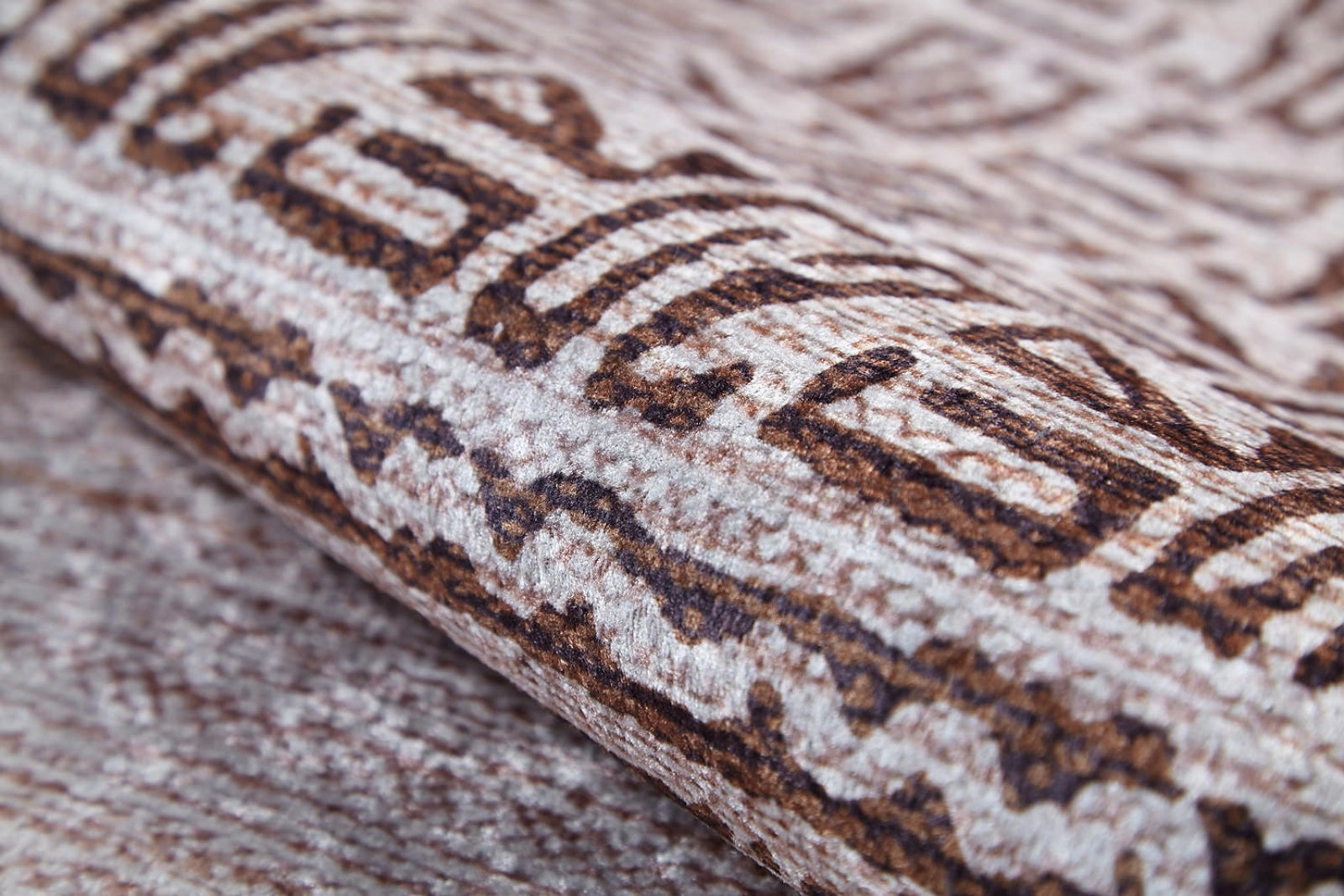 Beige Geometric Area Rug – Digital Print, Non Slip, Antibacterial Carpet for Living Room