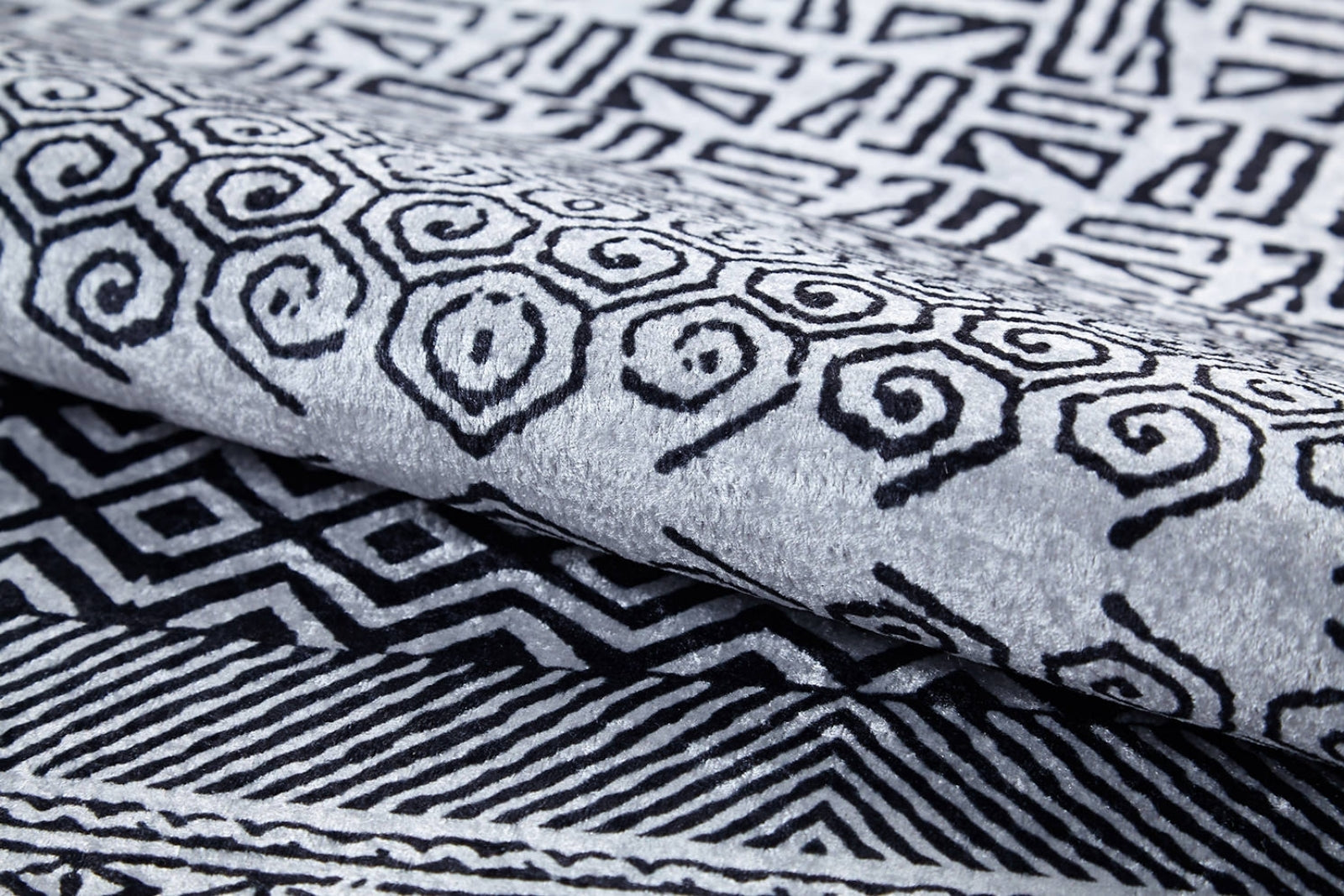 Grey Geometric Area Rug – Digital Print, Non Slip, Antibacterial Carpet for Living Room
