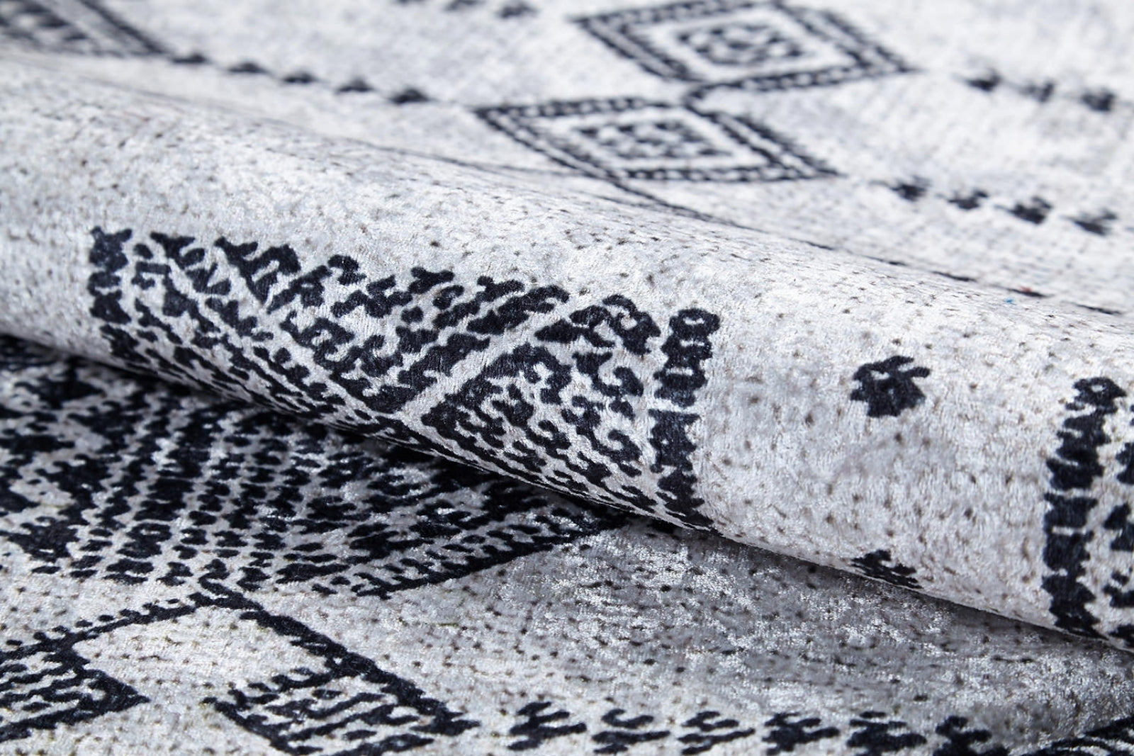 Grey Geometric Area Rug | Stylish Digital Pattern Carpet, Antibacterial & Dust Free