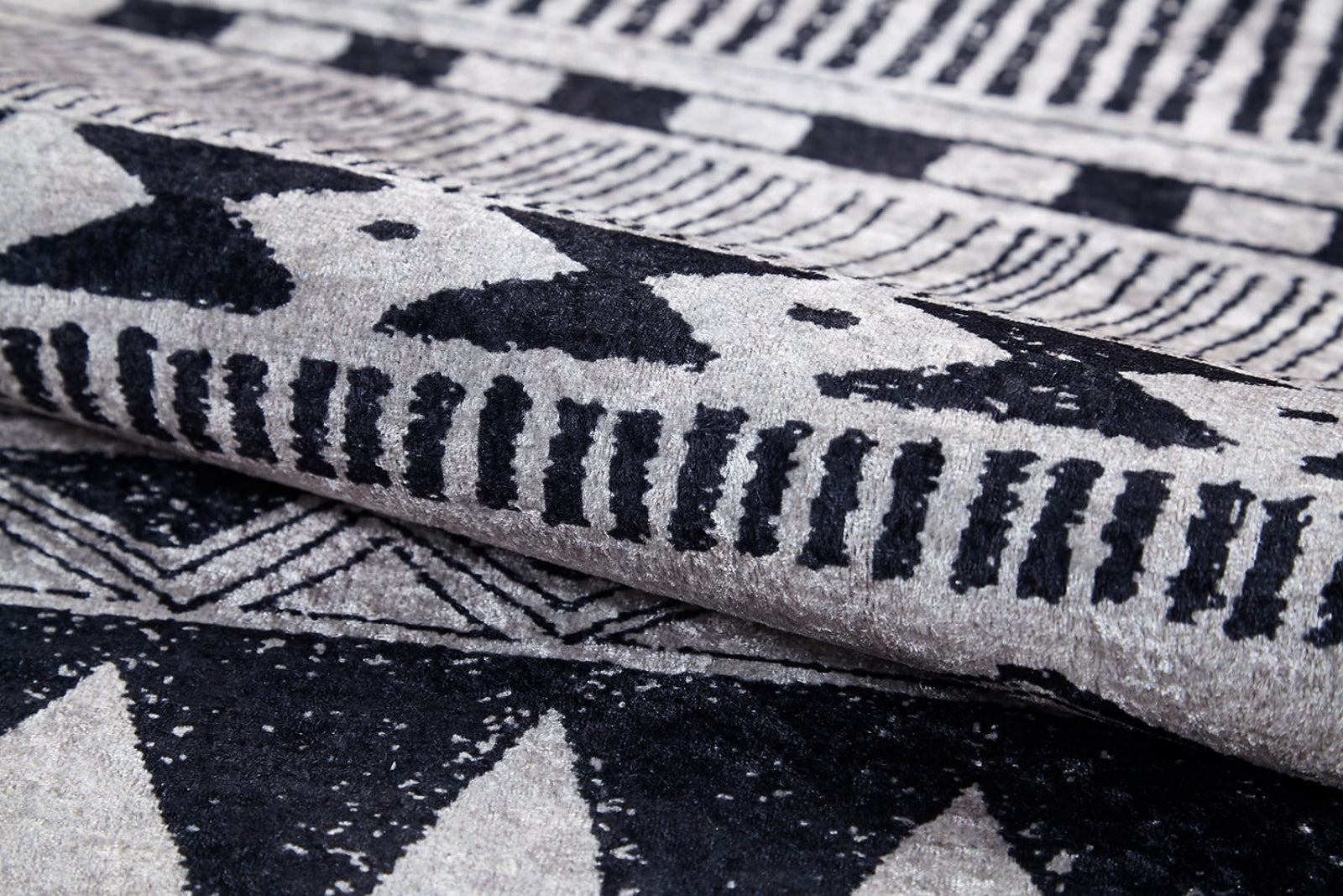 Black Geometric Area Rug – Digital Print Rug | Non Slip Carpet, Antibacterial