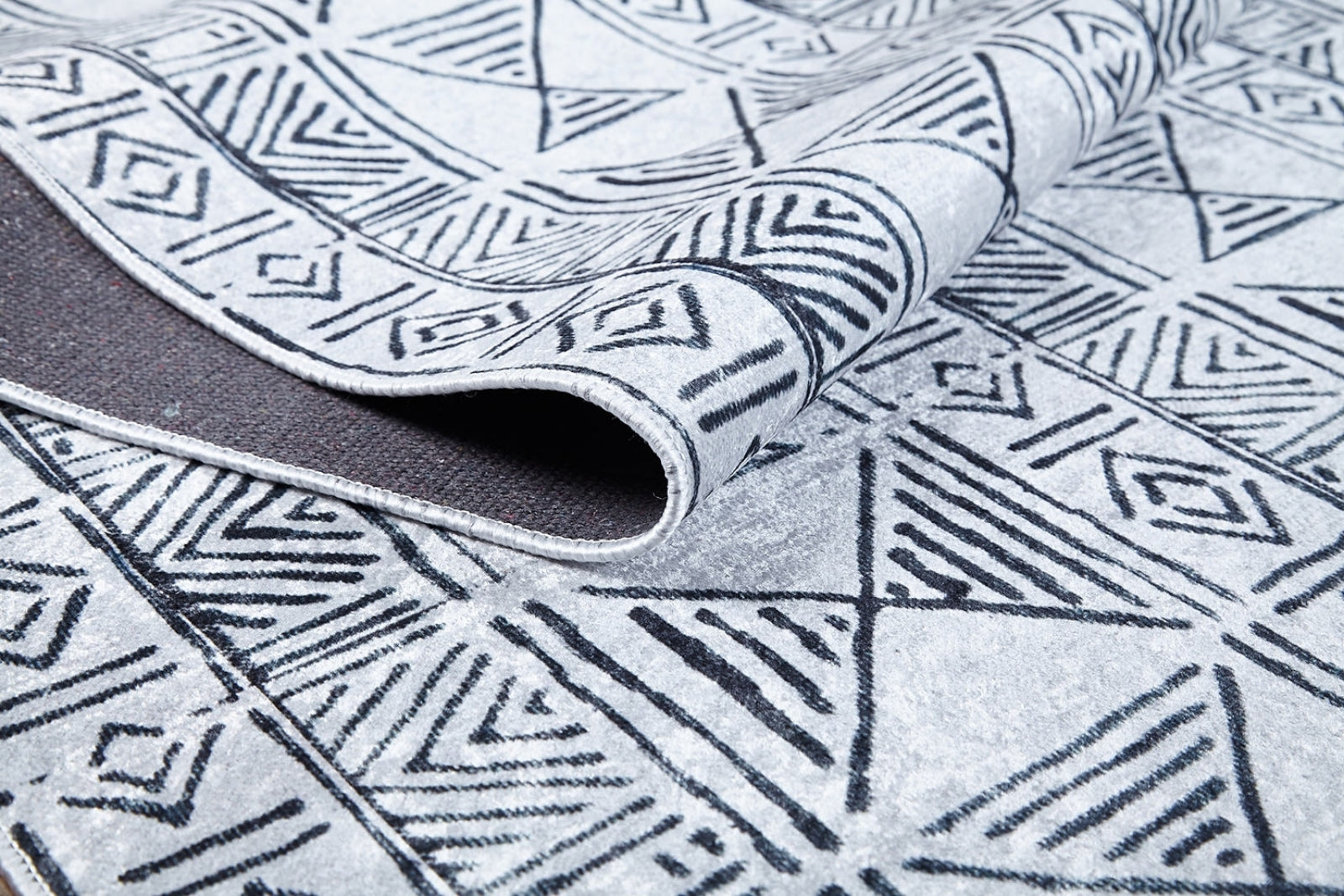 Grey Geometric Area Rug – Digital Print Rug with Non Slip, Antibacterial Design