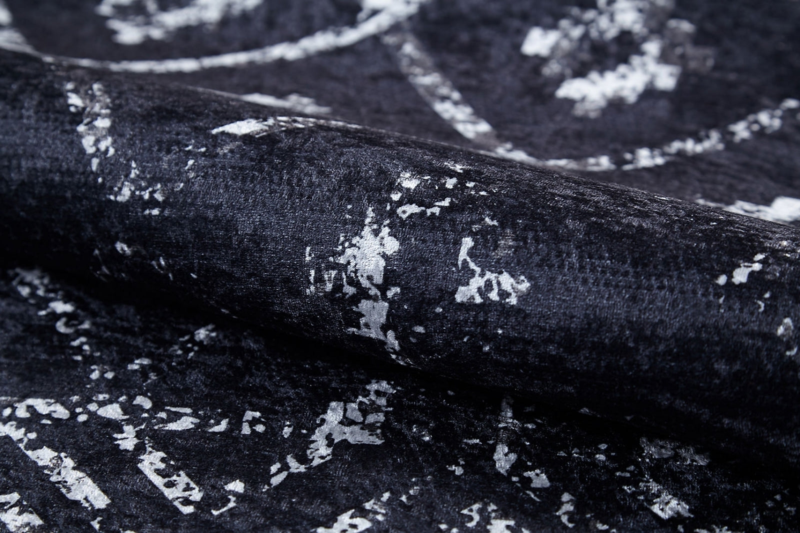 Black Geometric Area Rug – Digital Print Rug | Non Slip Carpet, Antibacterial