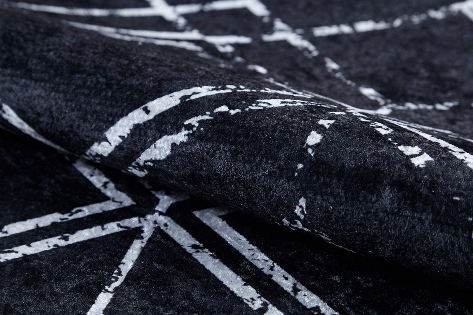 Black Geometric Area Rug – Digital Print, Non Slip, Antibacterial Carpet