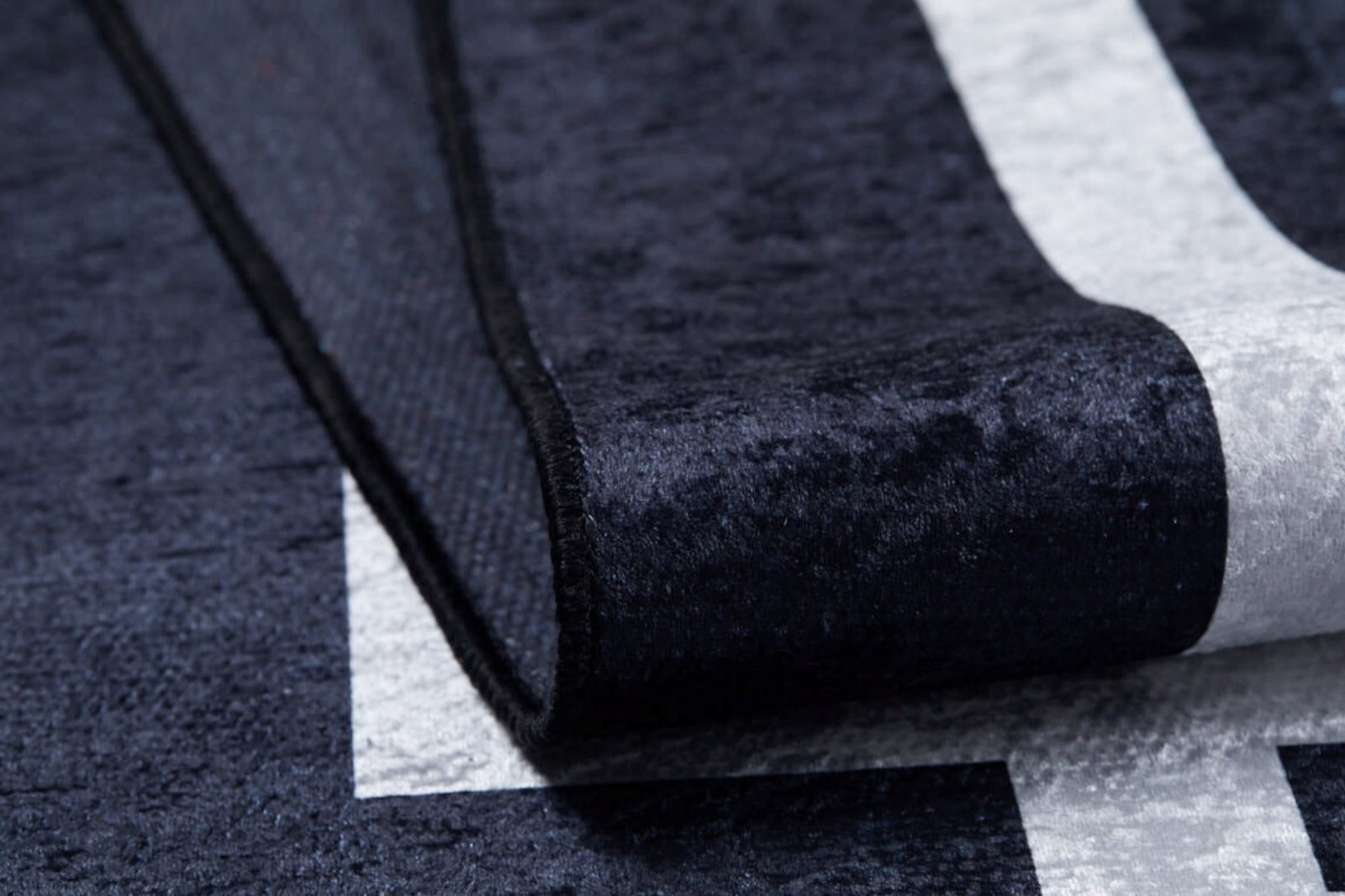 Black Area Rug – Digital Print Rug With Black Frame | Antibacterial Non Slip Carpet