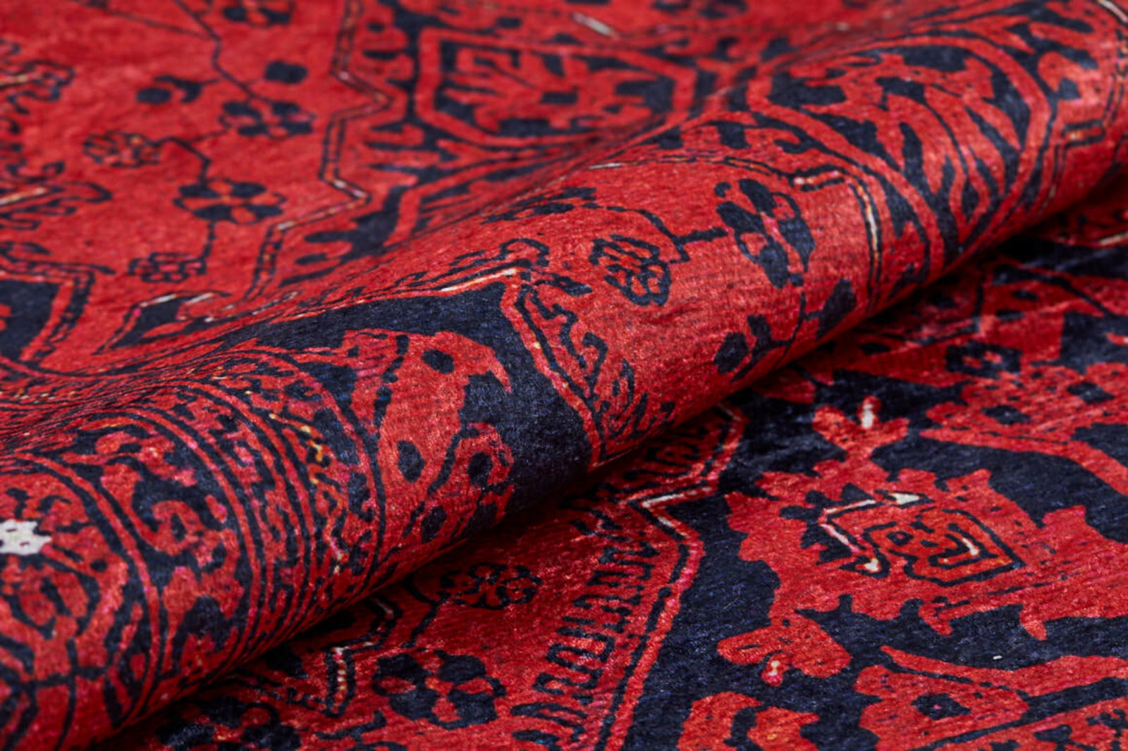Digital Print Area Rug – Classic Red Non Slip Antibacterial Carpet for Living Room