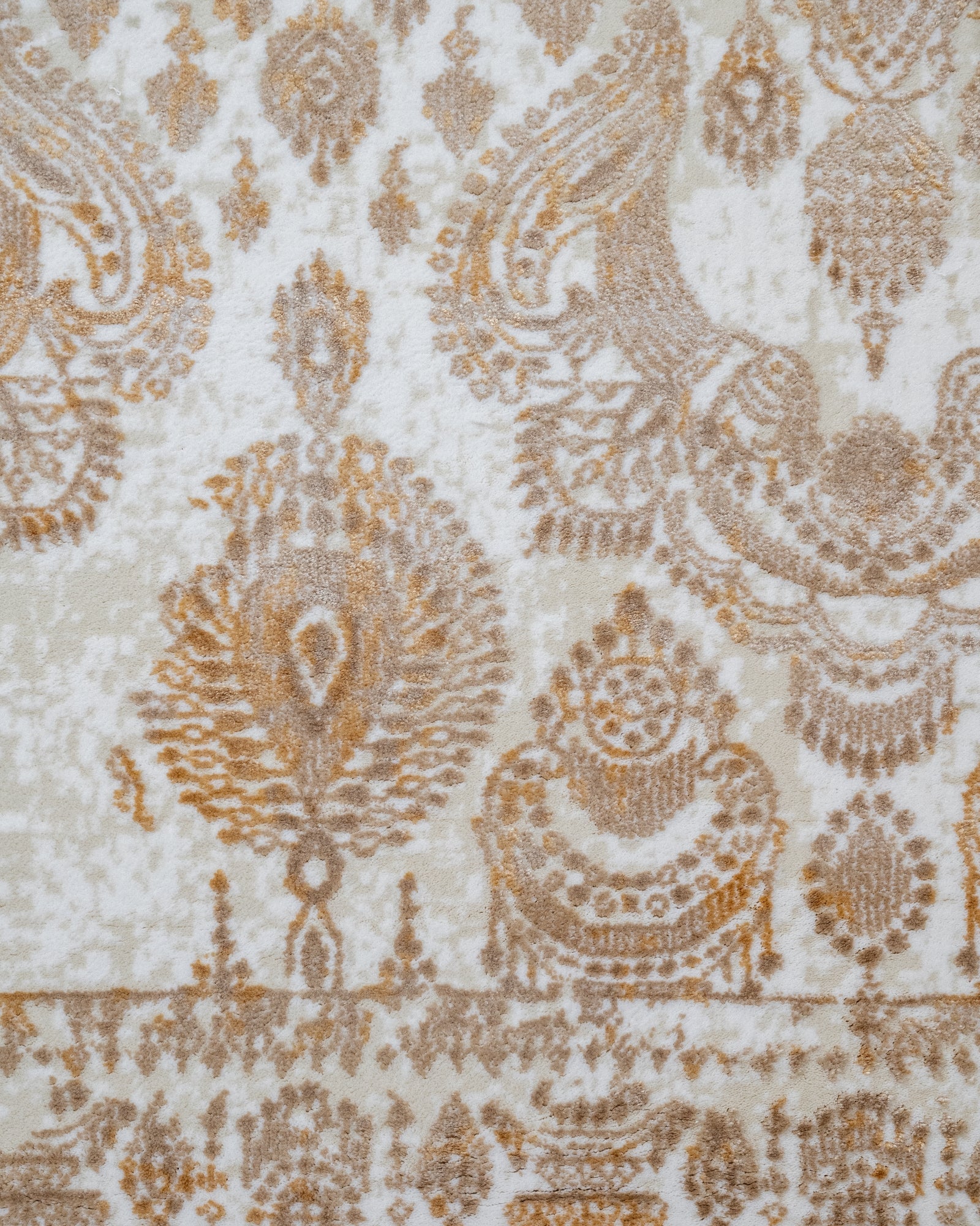 Vintage Viscose Area Rug – Beige Machine Made Rug With Fringed Edges