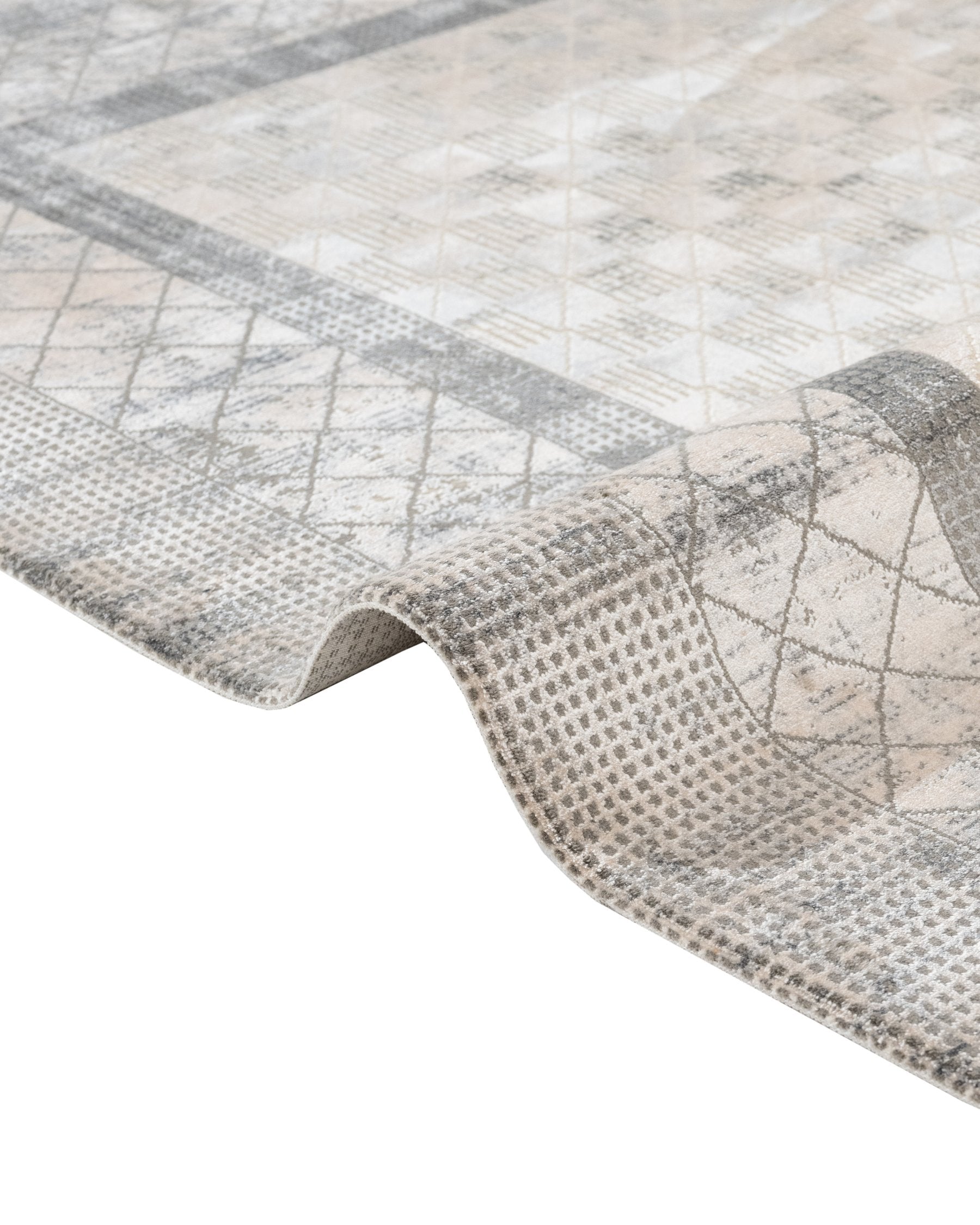 Grey Geometric Area Rug – Machine Made Viscose Carpet with Fringed Edges