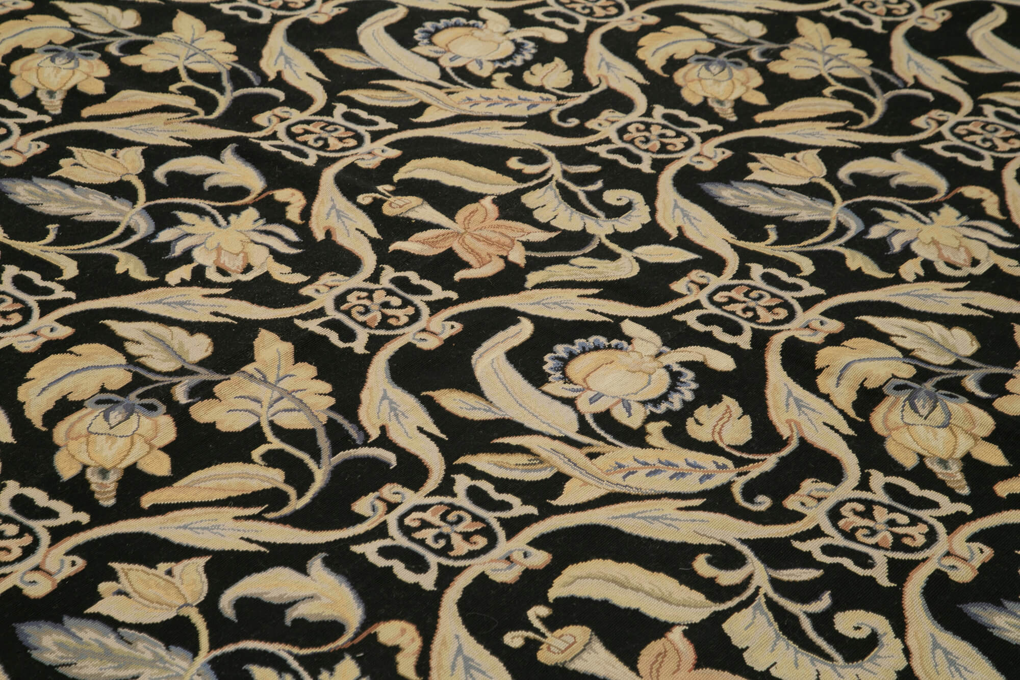 Handmade Wool Area Rug – Beige Floral Pattern Carpet | Durable Cotton Wool Blend