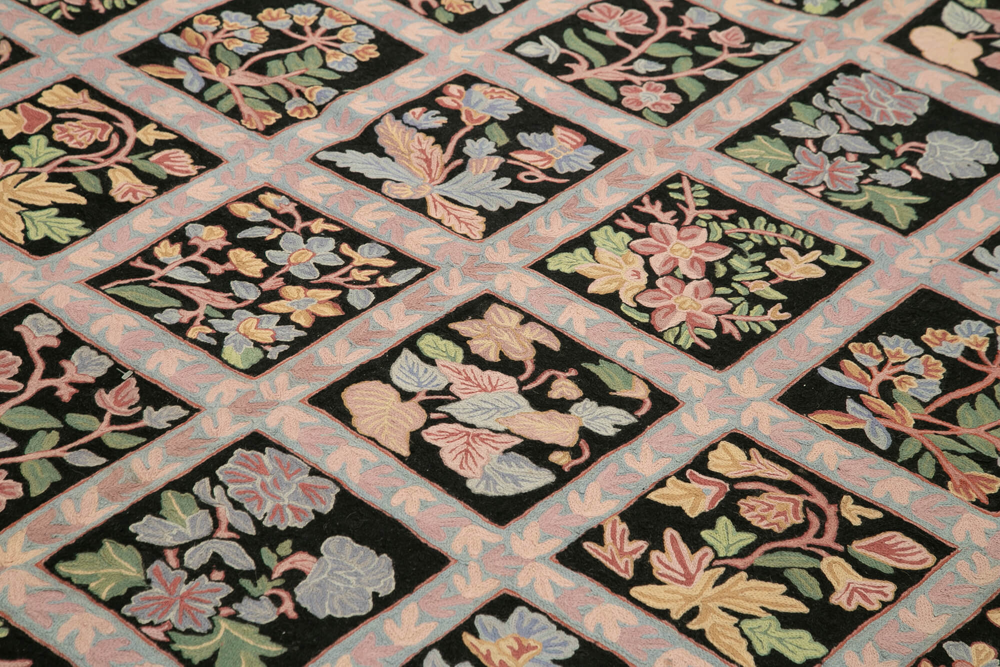 Handmade Floral Area Rug – Purple Floral Rug | Hand Woven Cotton Wool Carpet 7'7''x9'10''