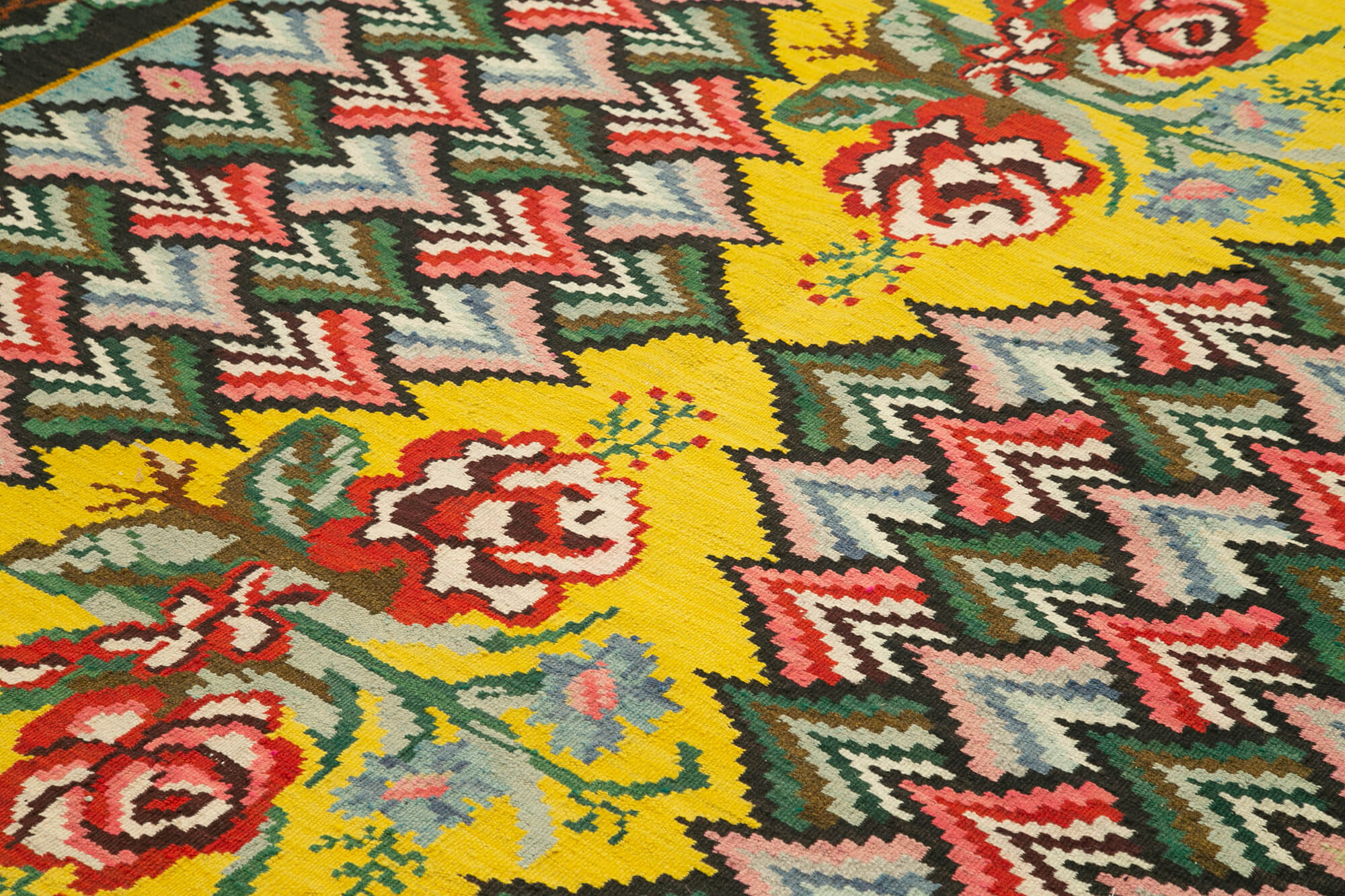 Handmade Wool Rug - Moldovian Vintage Area Rug With Black Floral Design 6'10''x9'3''