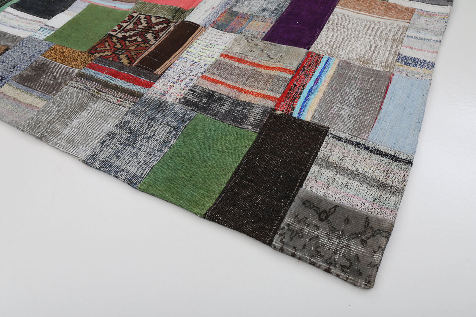 Handmade Patchwork Rug - Grey Patchwork Carpet 5'7'' x 7'11'' Cotton Wool