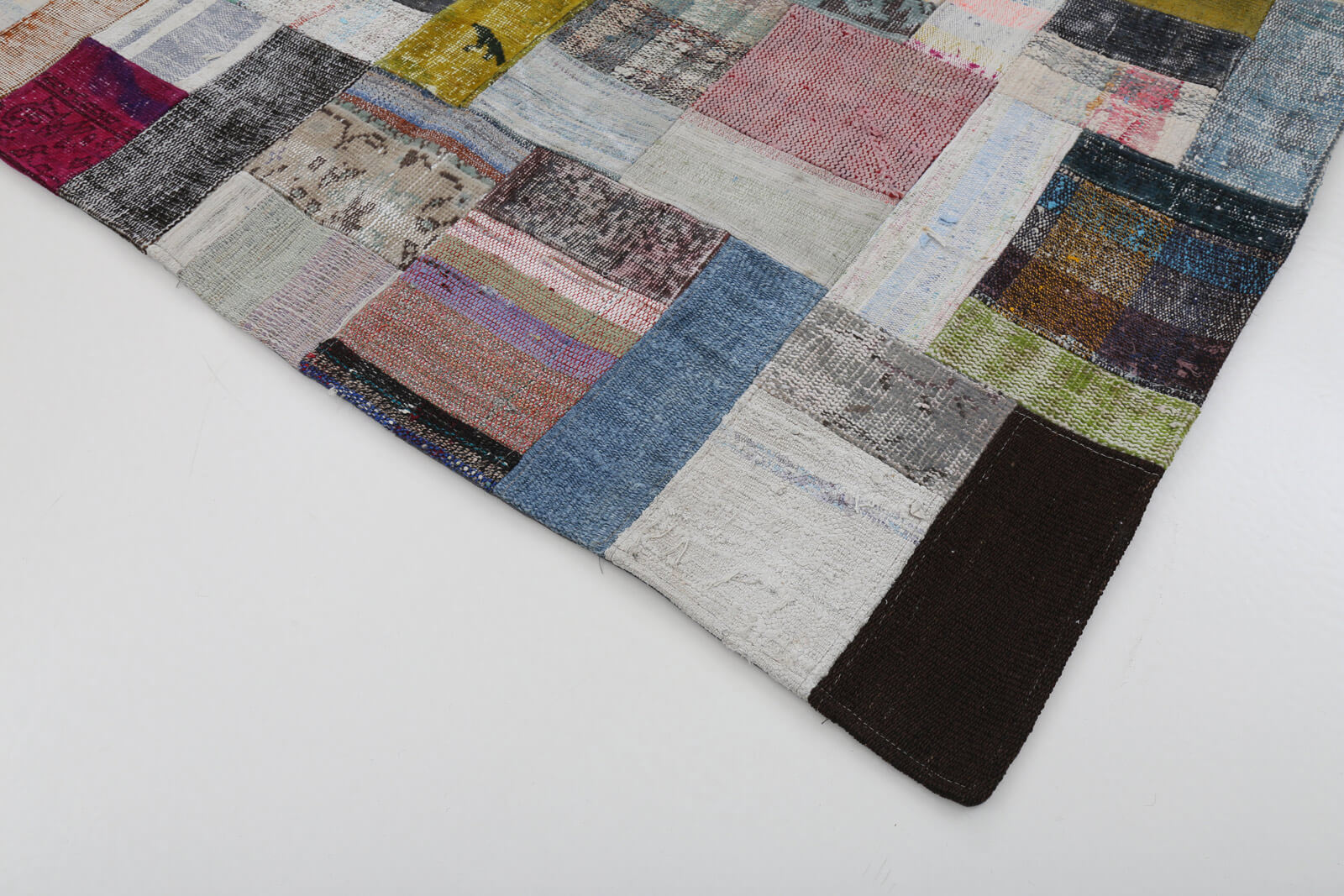 Handmade Patchwork Rug - Kirk Yama Grey Cotton Wool Area Rug 5'8" x 7'10"