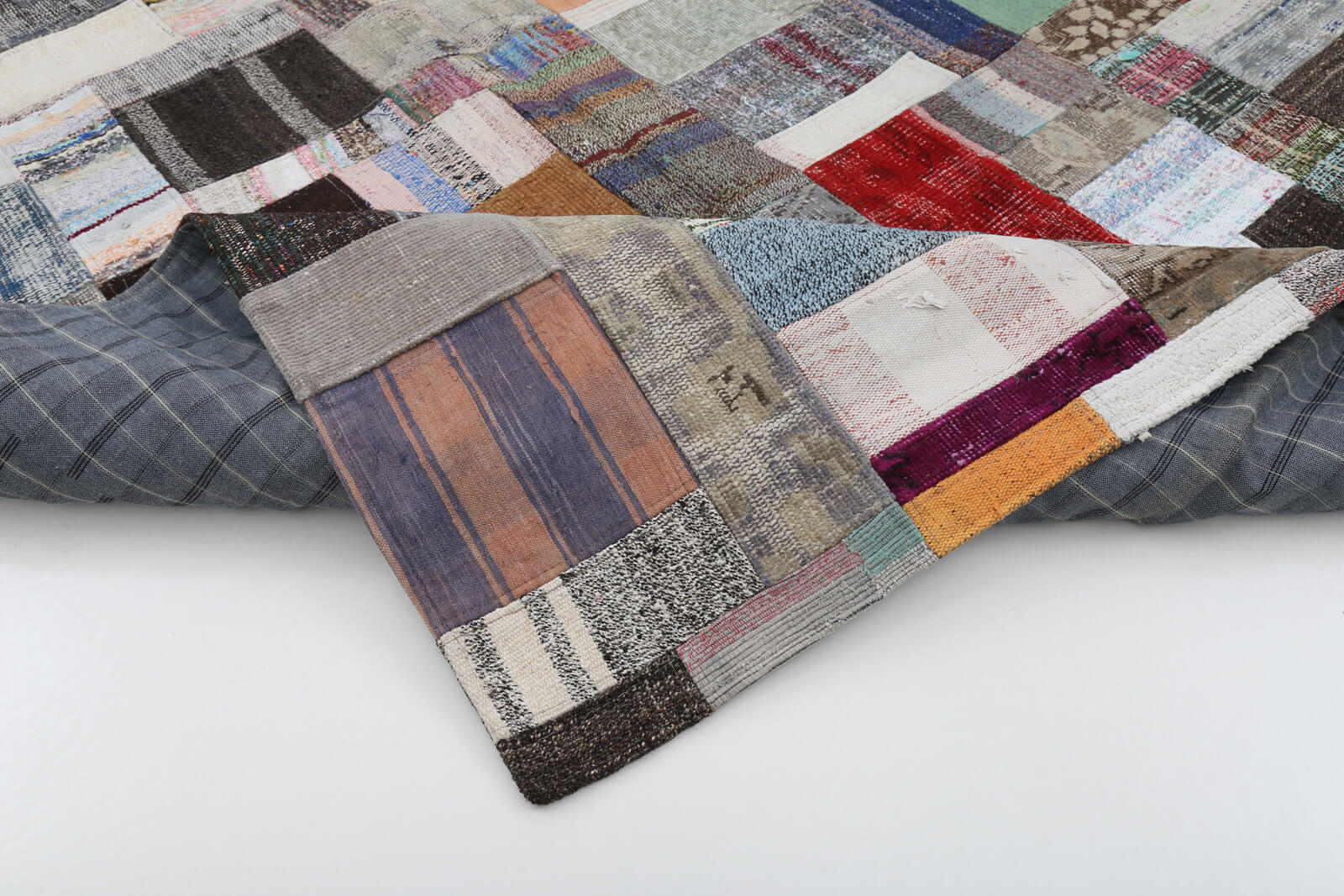 Handmade Patchwork Rug - Kirk Yama Grey Cotton Wool Area Rug 5'7'' x 7'10''