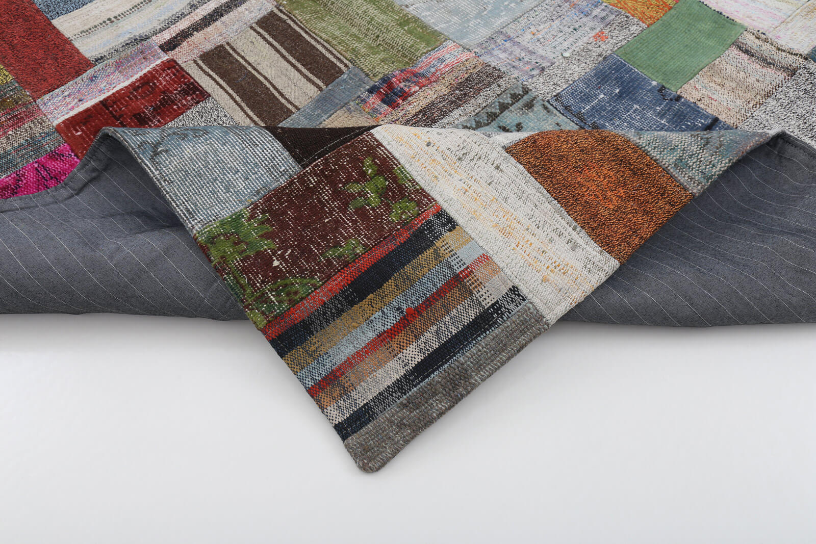 Handmade Patchwork Rug - Kirk Yama Grey Cotton Wool Area Rug 5'7''x7'10''