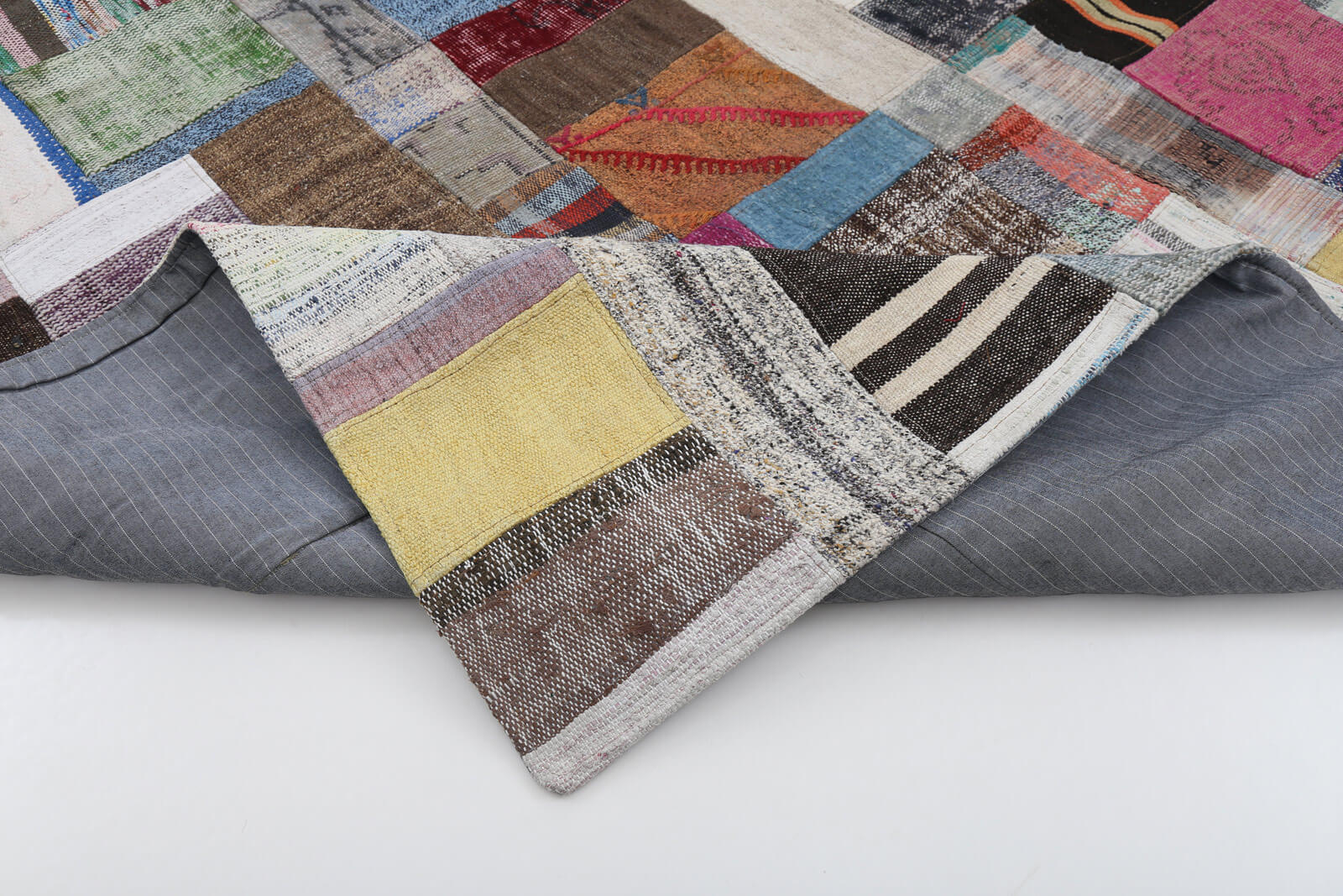 Handmade Patchwork Rug - Kirk Yama Grey Cotton Wool Area Rug 6'6''x9'11''