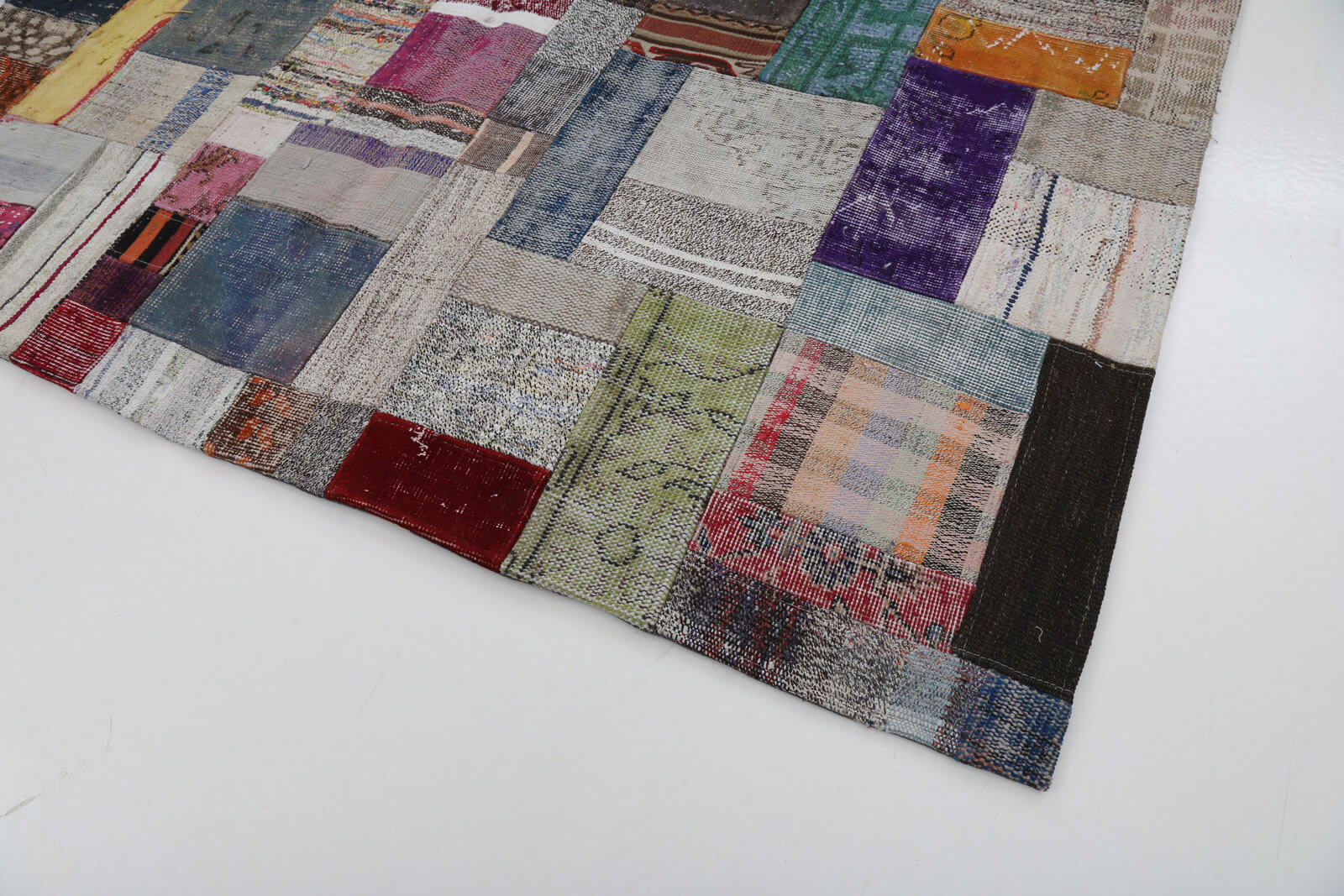 Handmade Patchwork Rug - Kirk Yama Grey Cotton Wool Area Rug 6'7''x9'11''