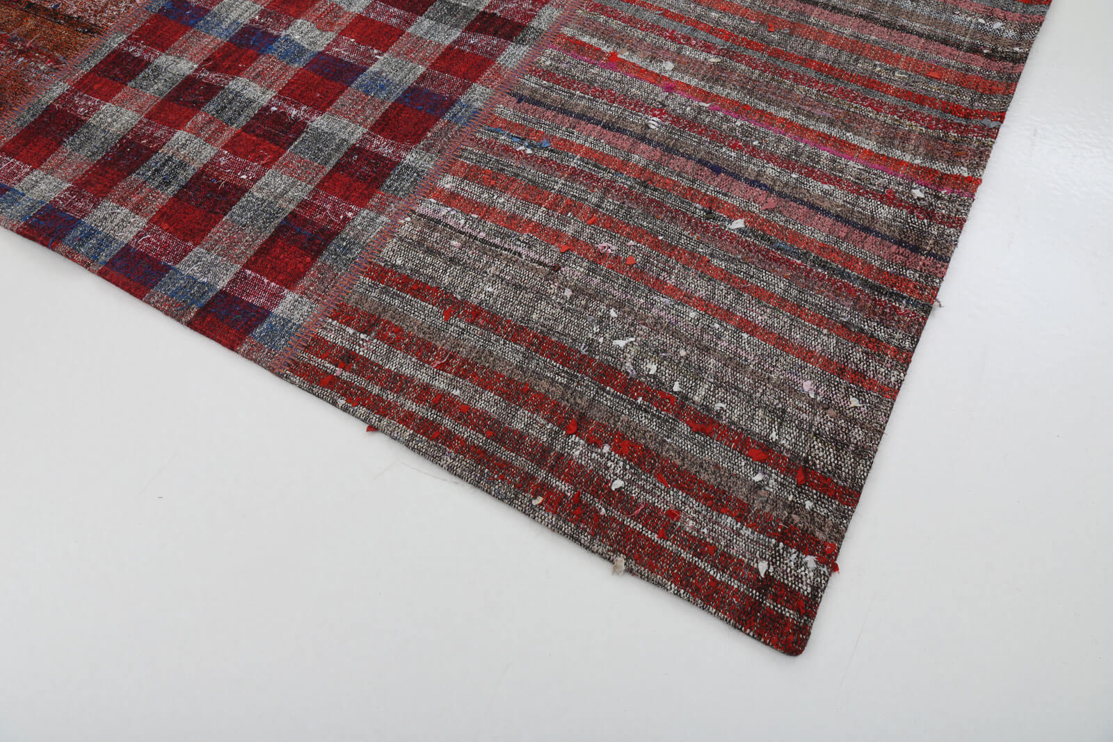 Handmade Patchwork Rug - Kirk Yama Grey Cotton Wool Area Rug 6'8''x9'7''