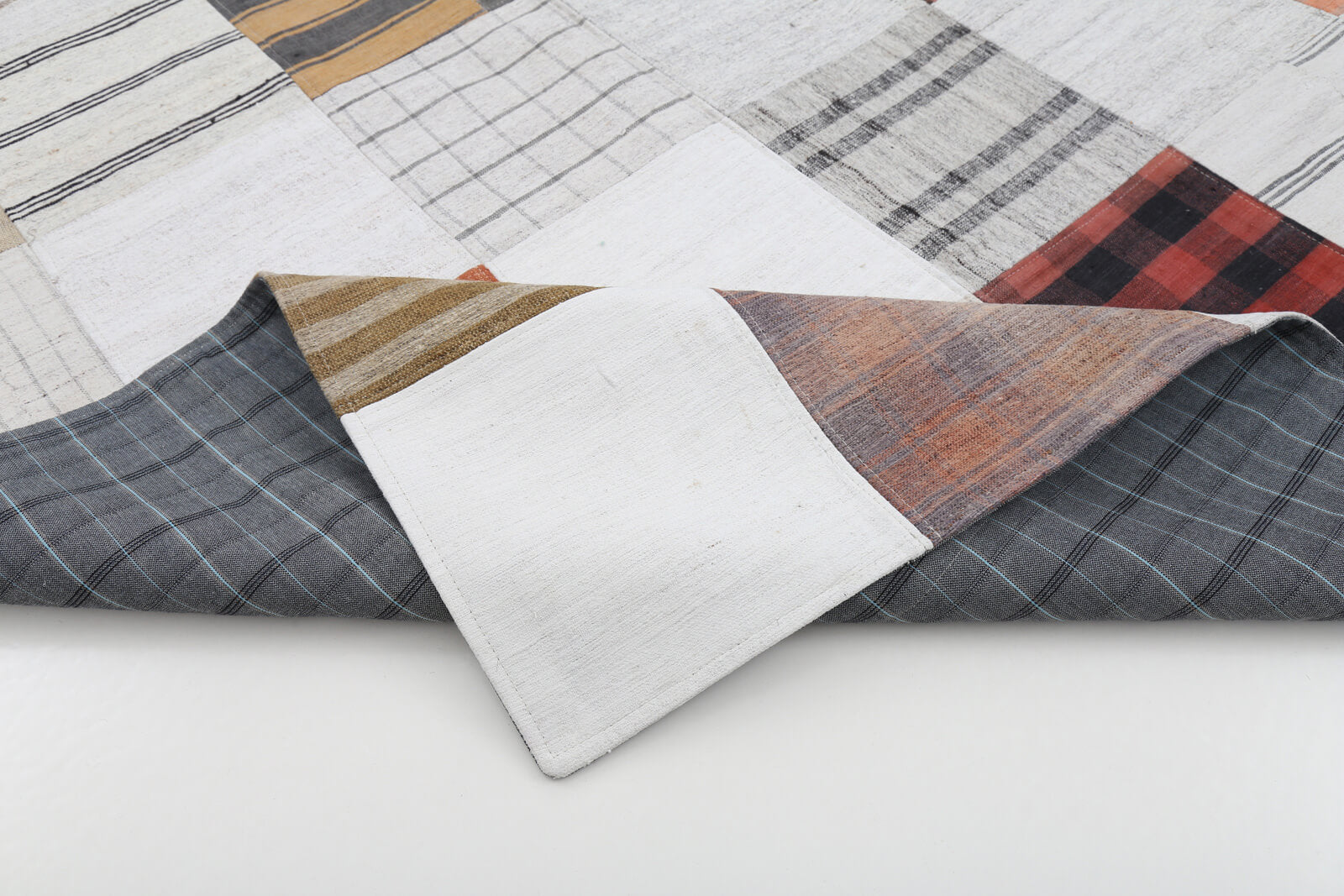 Handmade Patchwork Rug - Kirk Yama Neutral Beige Cotton Wool Area Rug 5'9''x7'11''