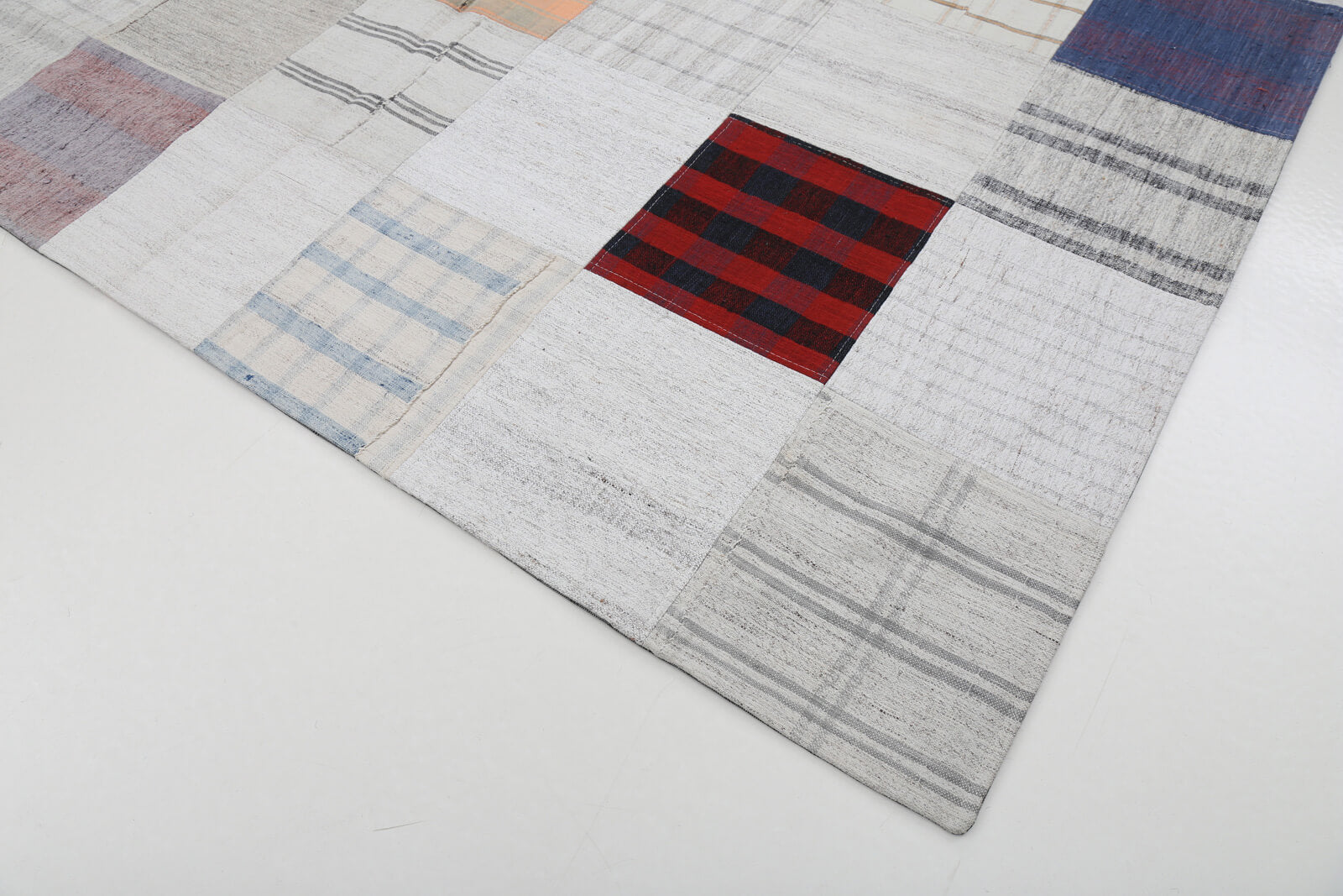Handmade Area Rug - Kirk Yama Beige Patchwork Cotton Wool Rug 6'8" x 9'10"