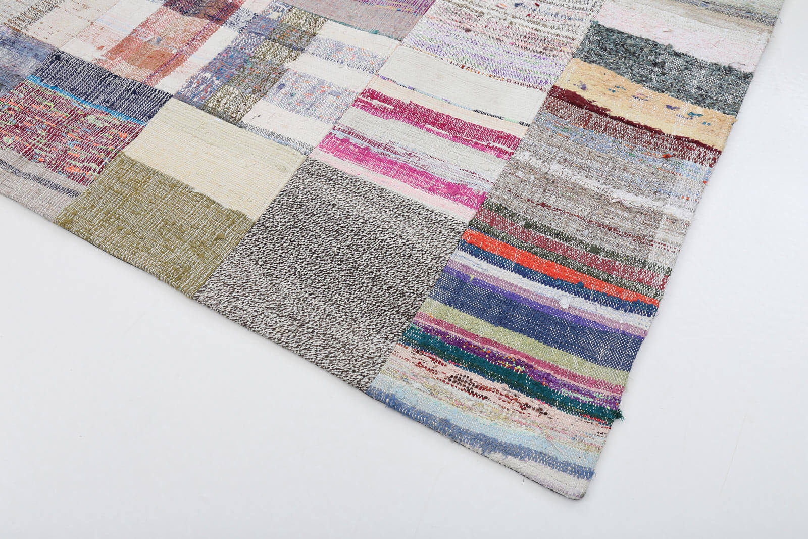Handmade Area Rug – Beige Patchwork Cotton Wool Vintage Turkish Carpet 6x9 ft