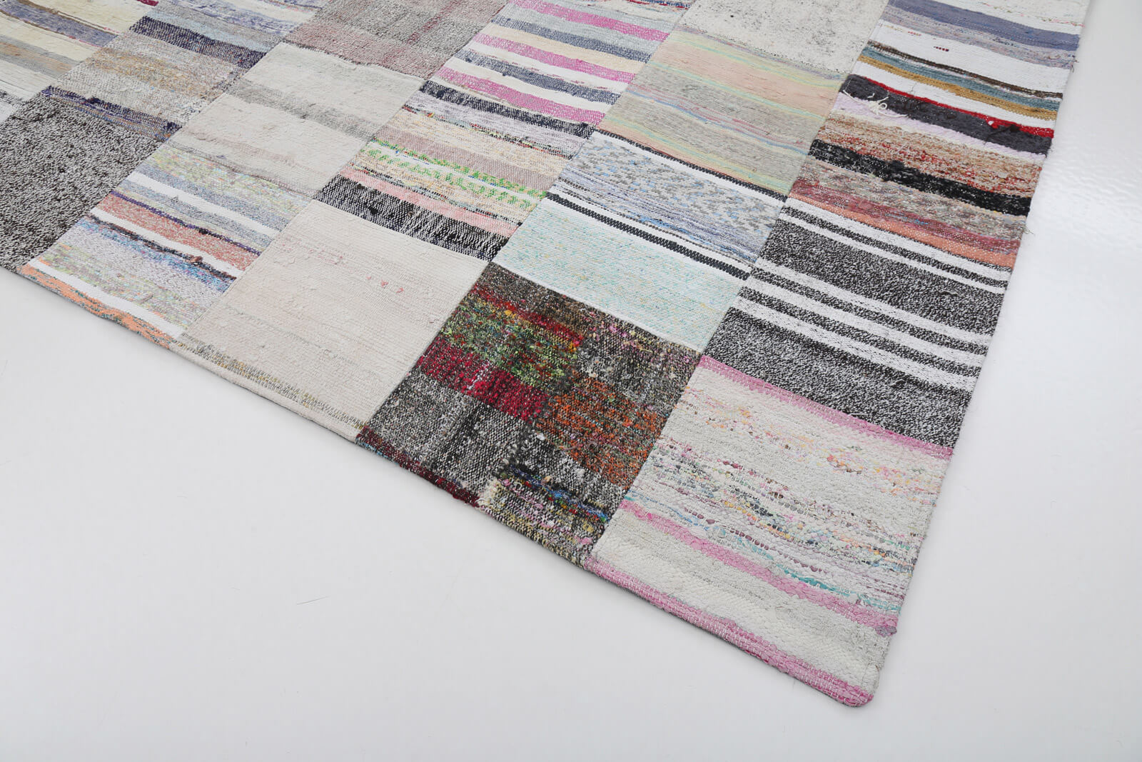 Handmade Patchwork Rug - Kirk Yama Beige Cotton Wool Area Rug 8'3" x 11'6"