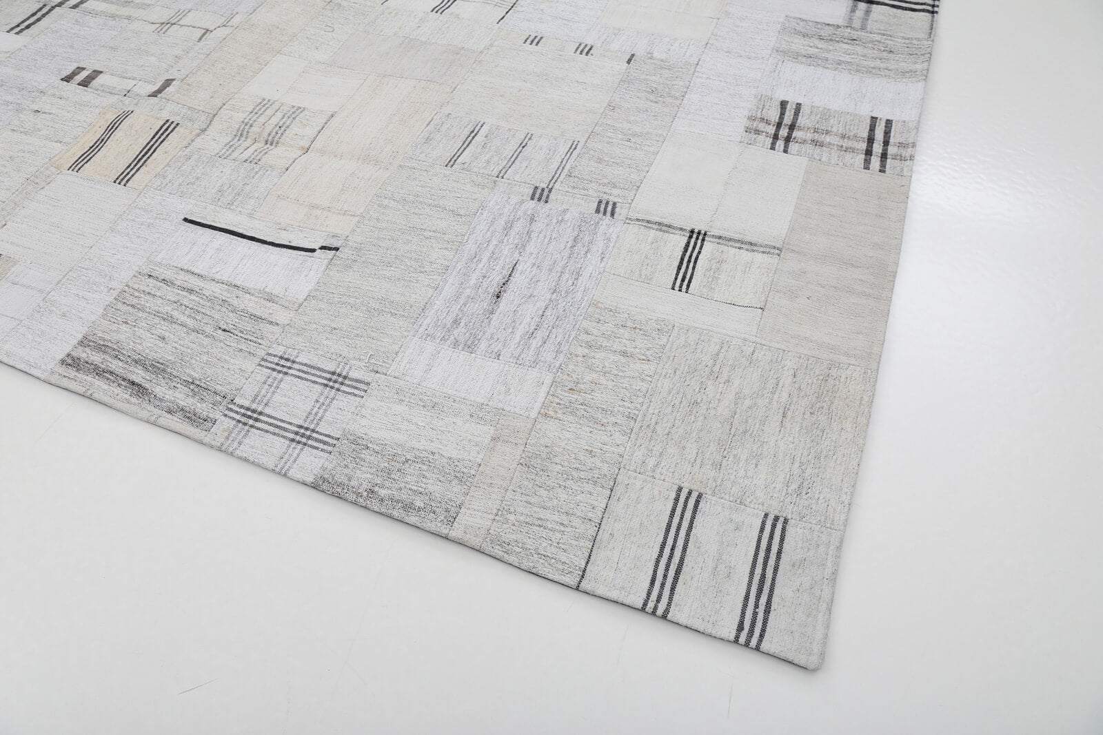 Kirk Yama Beige Patchwork Cotton Wool Handmade Area Rug 8'3'' x 10'0''