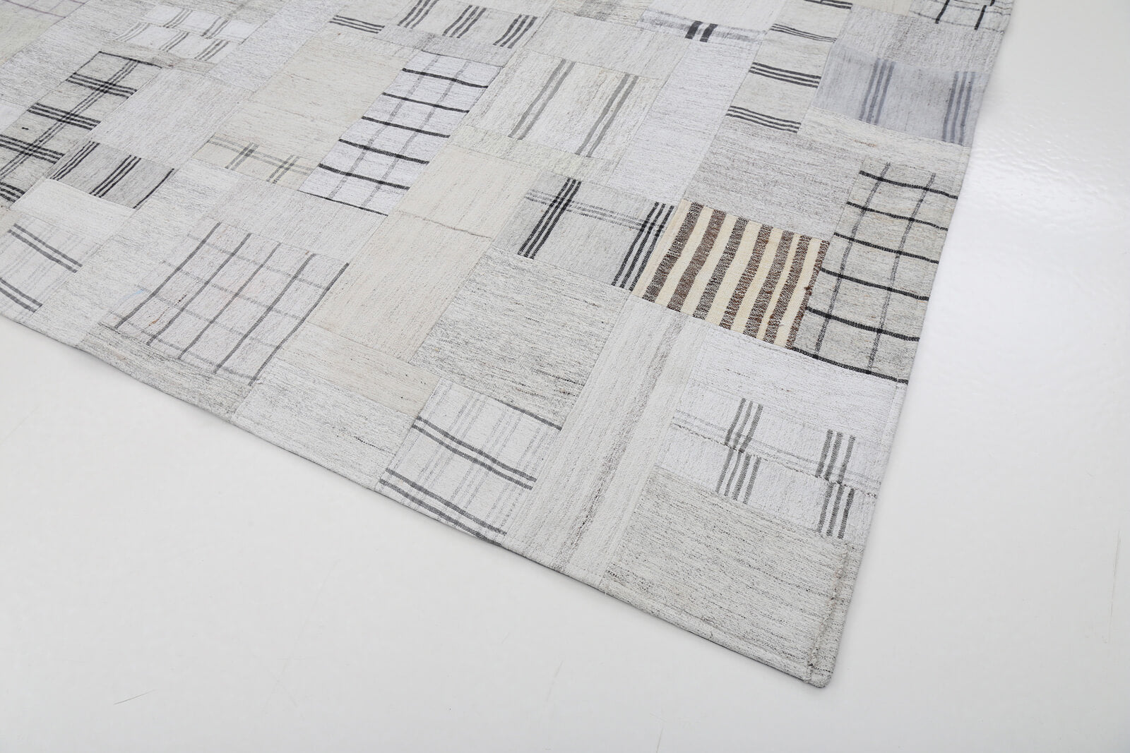 Handmade Area Rug – Beige Patchwork Cotton Wool Vintage Turkish Carpet 8'3''x10'