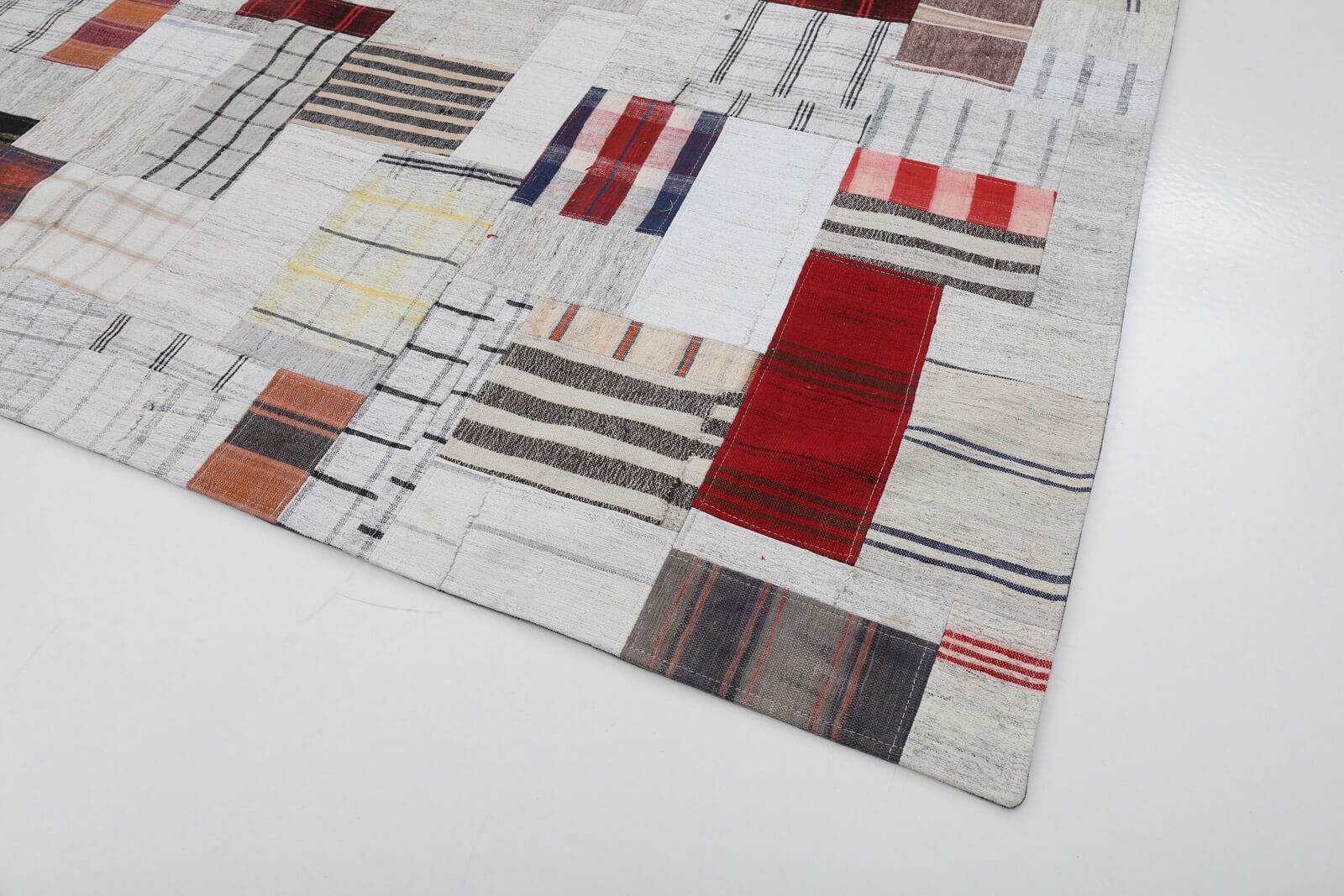 Handmade Patchwork Rug - Kirk Yama Grey Cotton Wool Area Rug 8'2''x10'0''