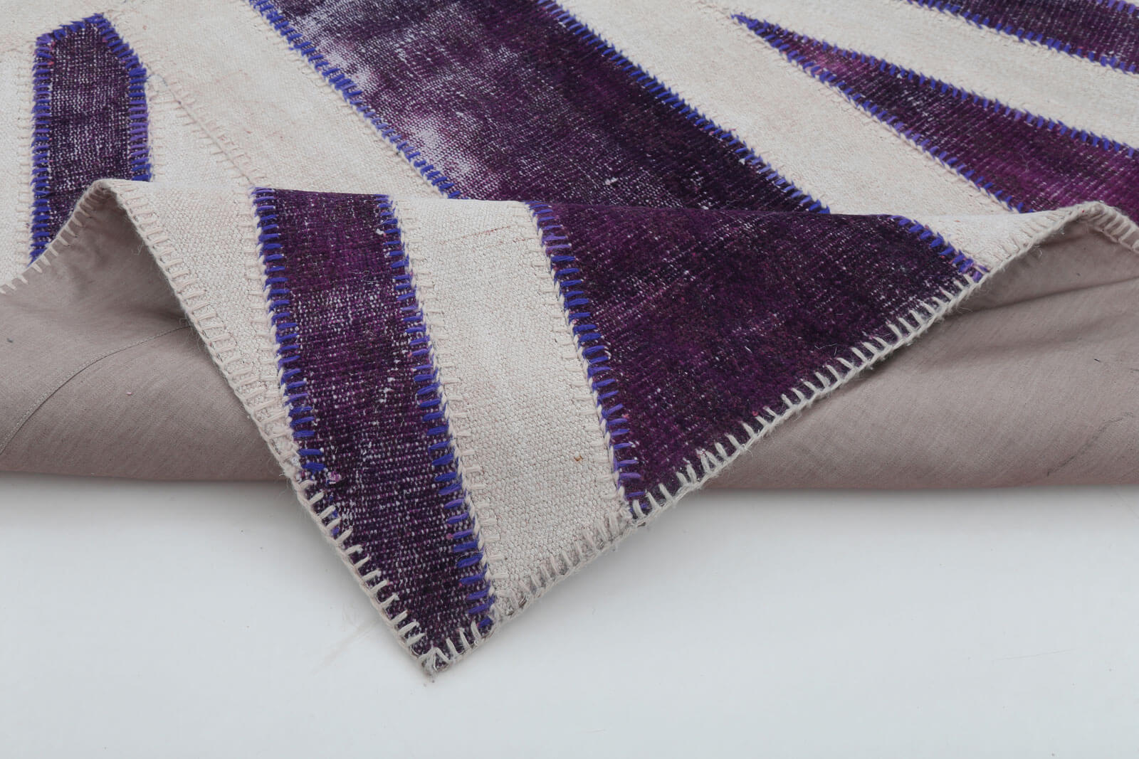 Handmade Area Rug - Vintage Wool Rug Cotton Wool Blend 5'x9'11'' Purple Patchwork