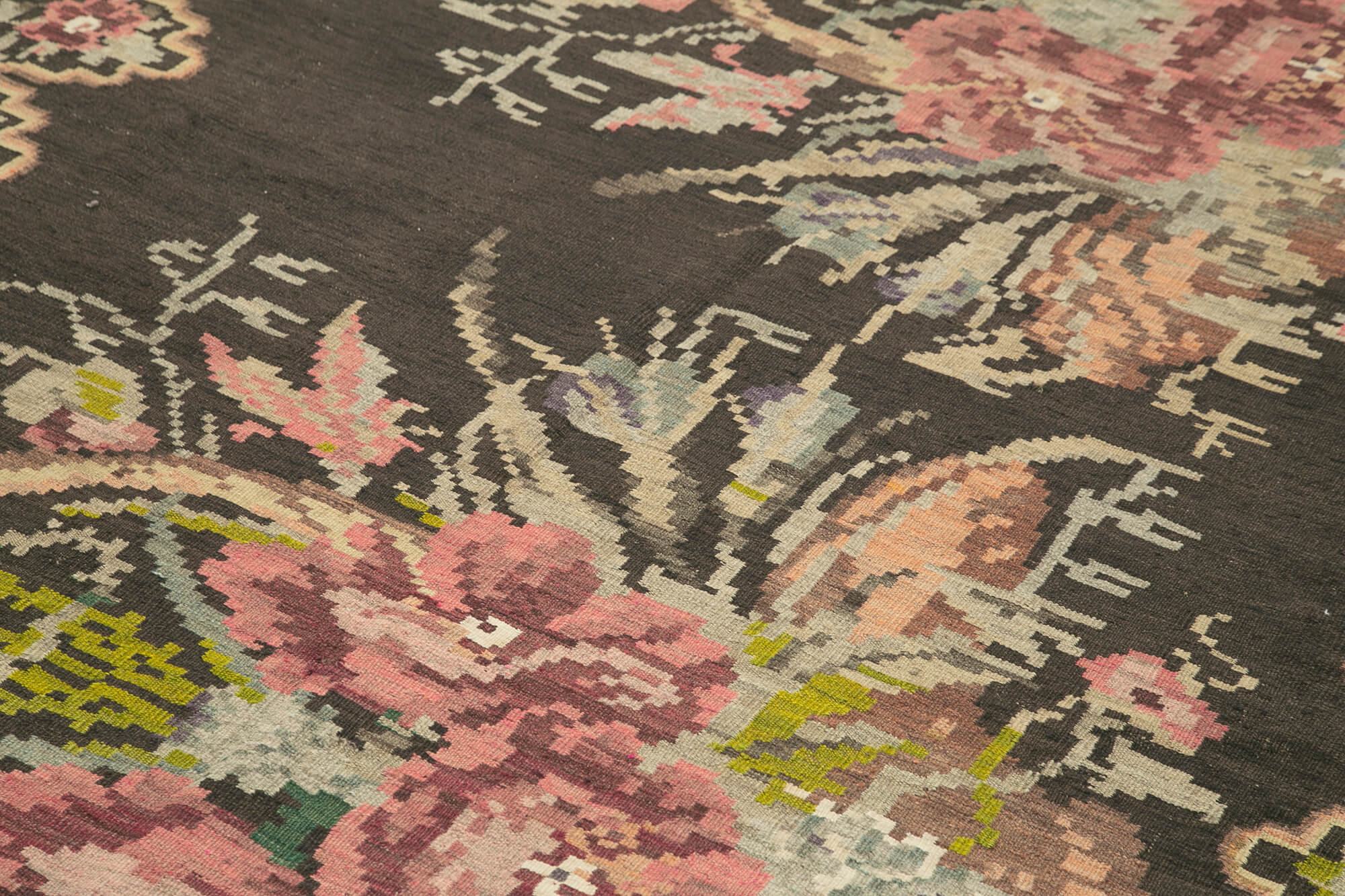 Handmade Wool Rug – Black Floral Vintage Area Rug With Soft Wool Texture 5'7''x10'1''