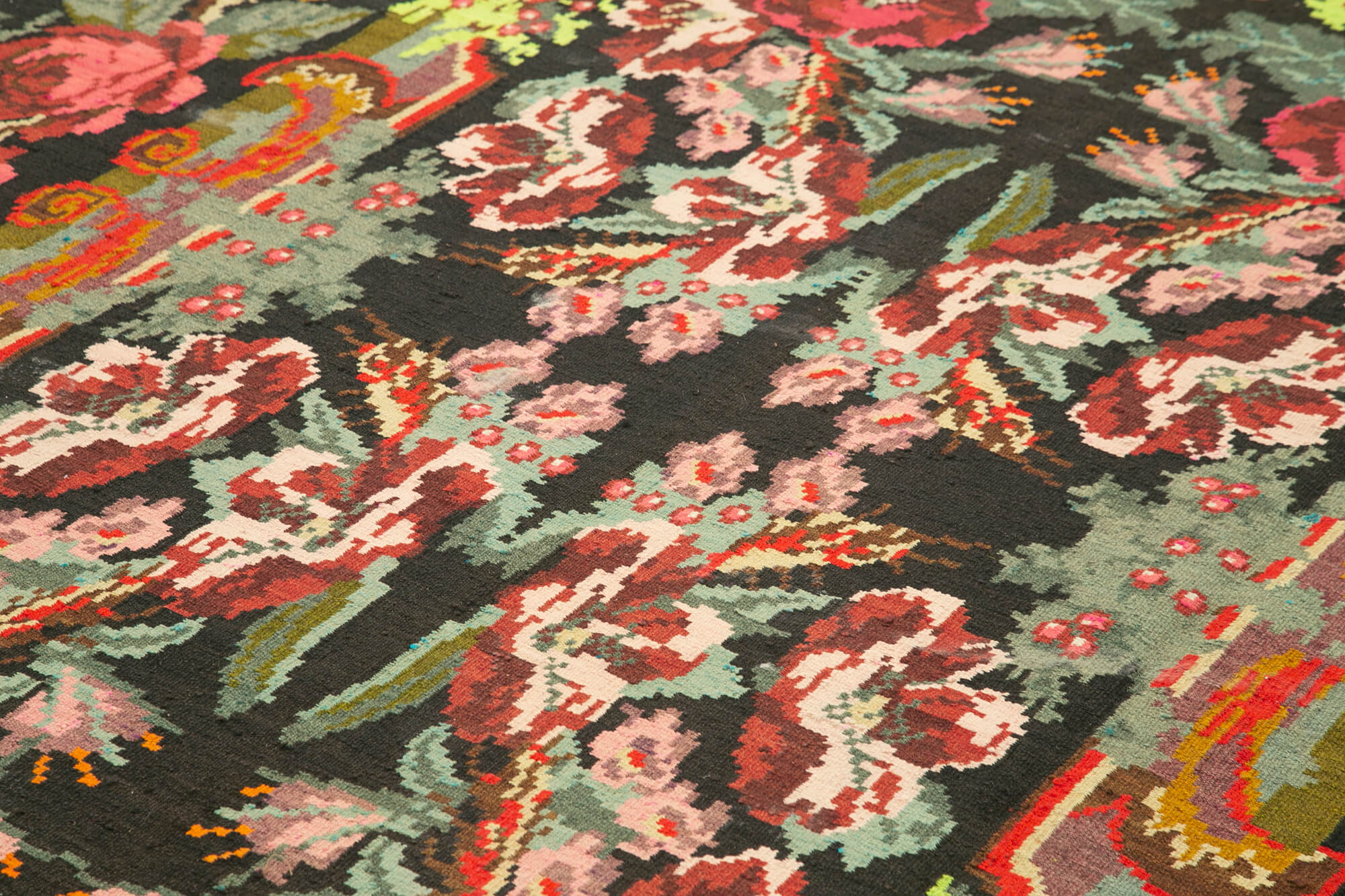 Handmade Wool Rug – Vintage Area Rug With Ornate Floral Design, 7'2'' x 11'1''