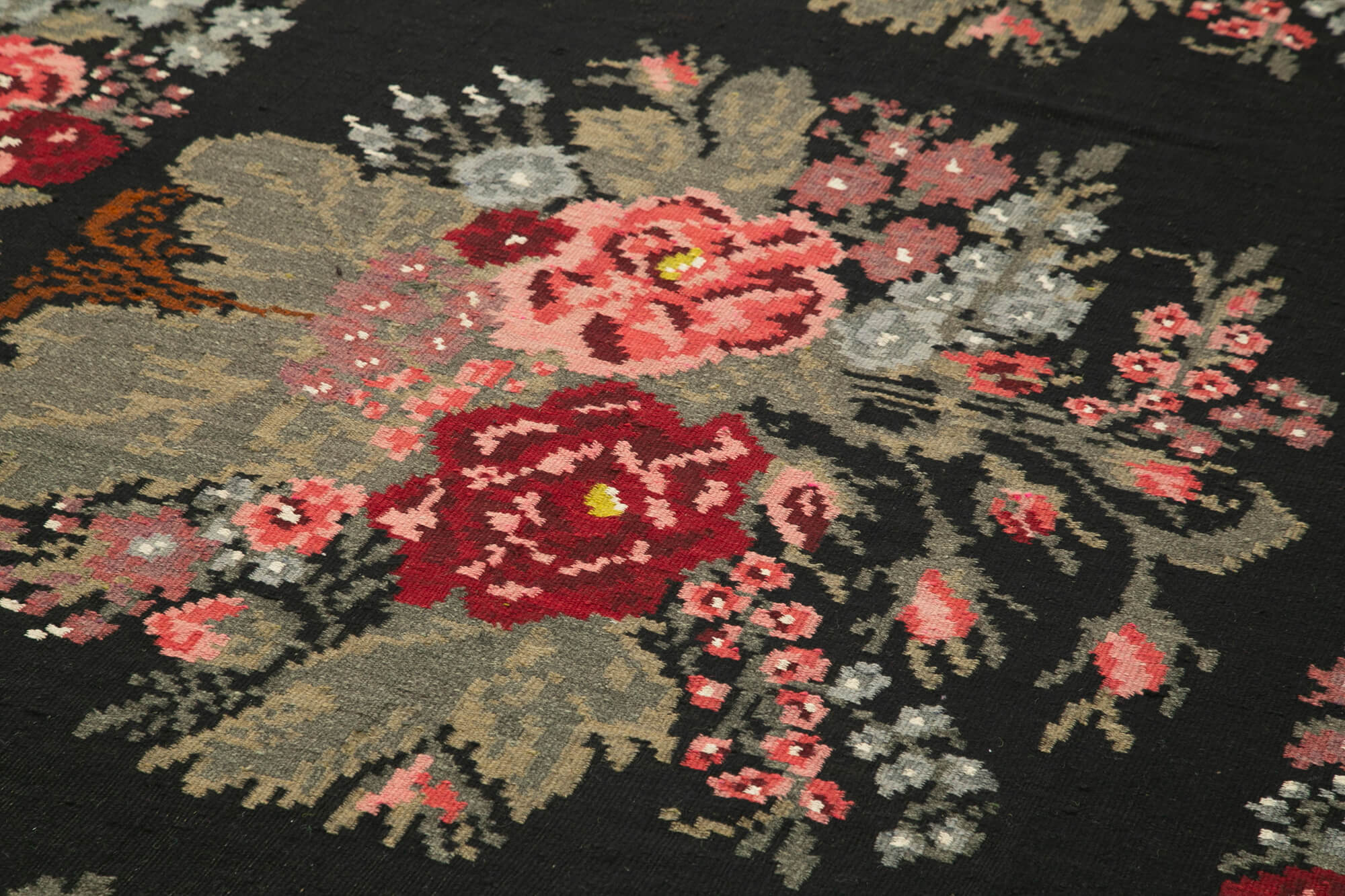 Handmade Wool Area Rug – Moldovian Black Floral Cotton Goat Hair Wool Rug 5'3''x14'3''