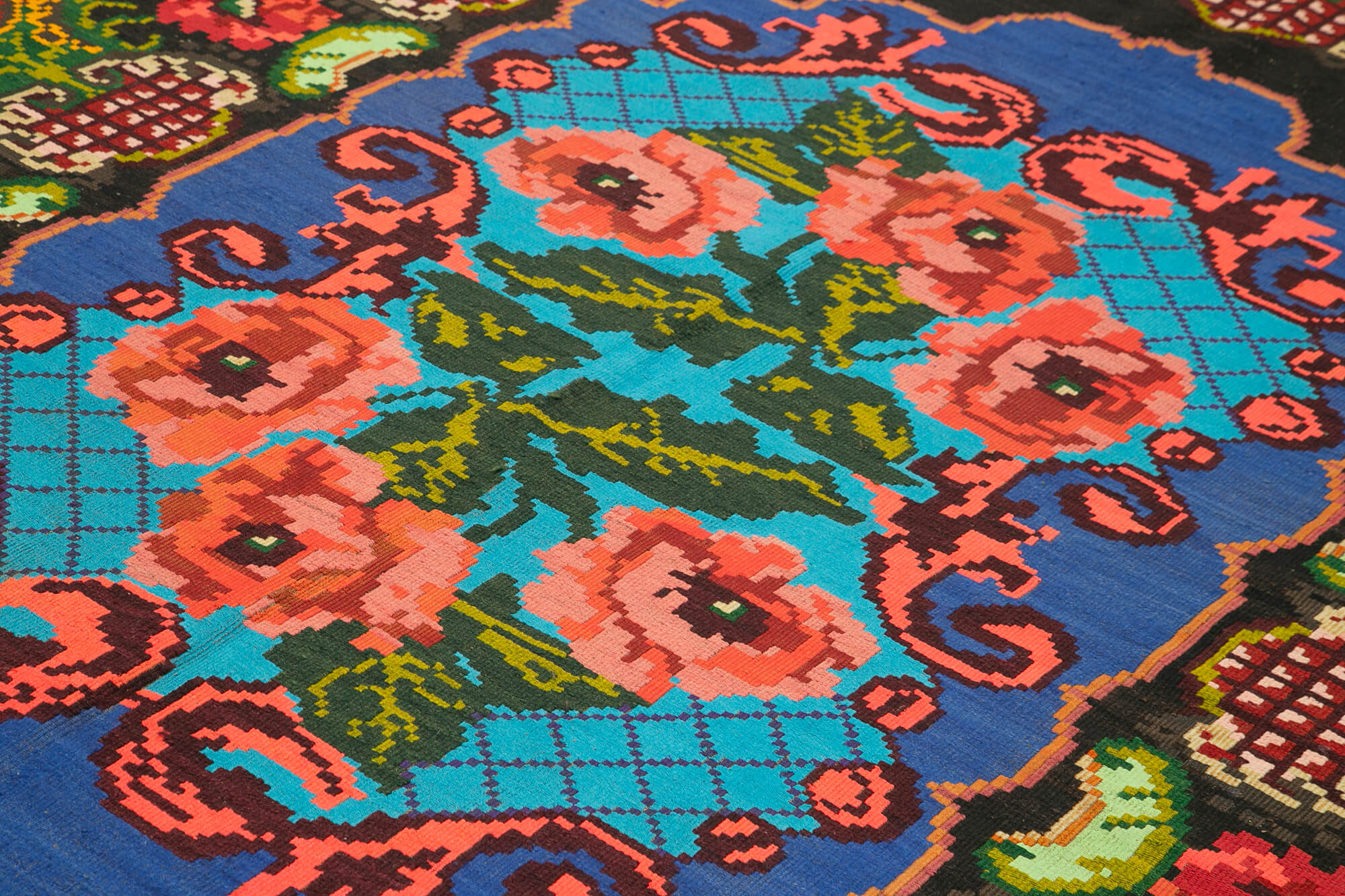 Handmade Wool Rug - Vintage Area Rug 6x9 Feet With Black Floral Pattern