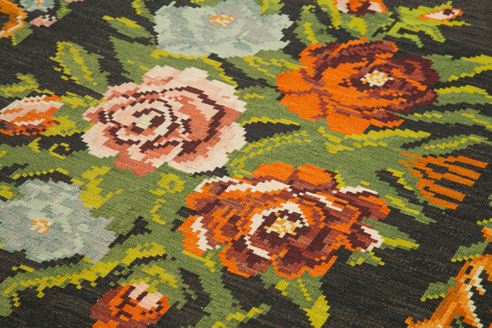 Handmade Wool Rug – Vintage Hand Knotted Black Floral Carpet 5'5''x10'7''