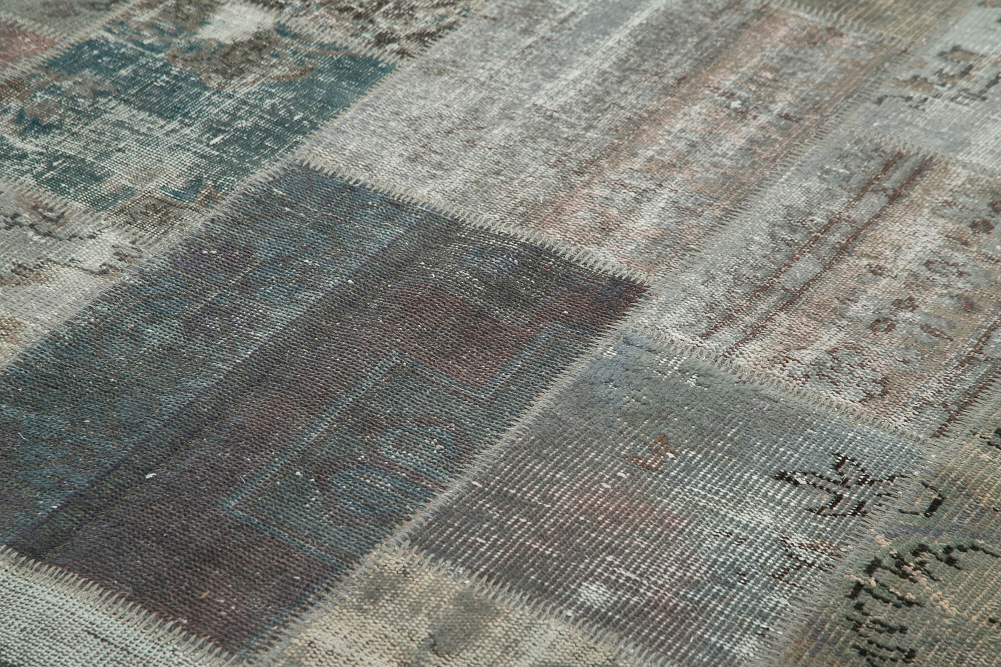 Handmade Patchwork Rug - Kirk Yama Grey Cotton Wool 6'8" x 9'10" Area Rug