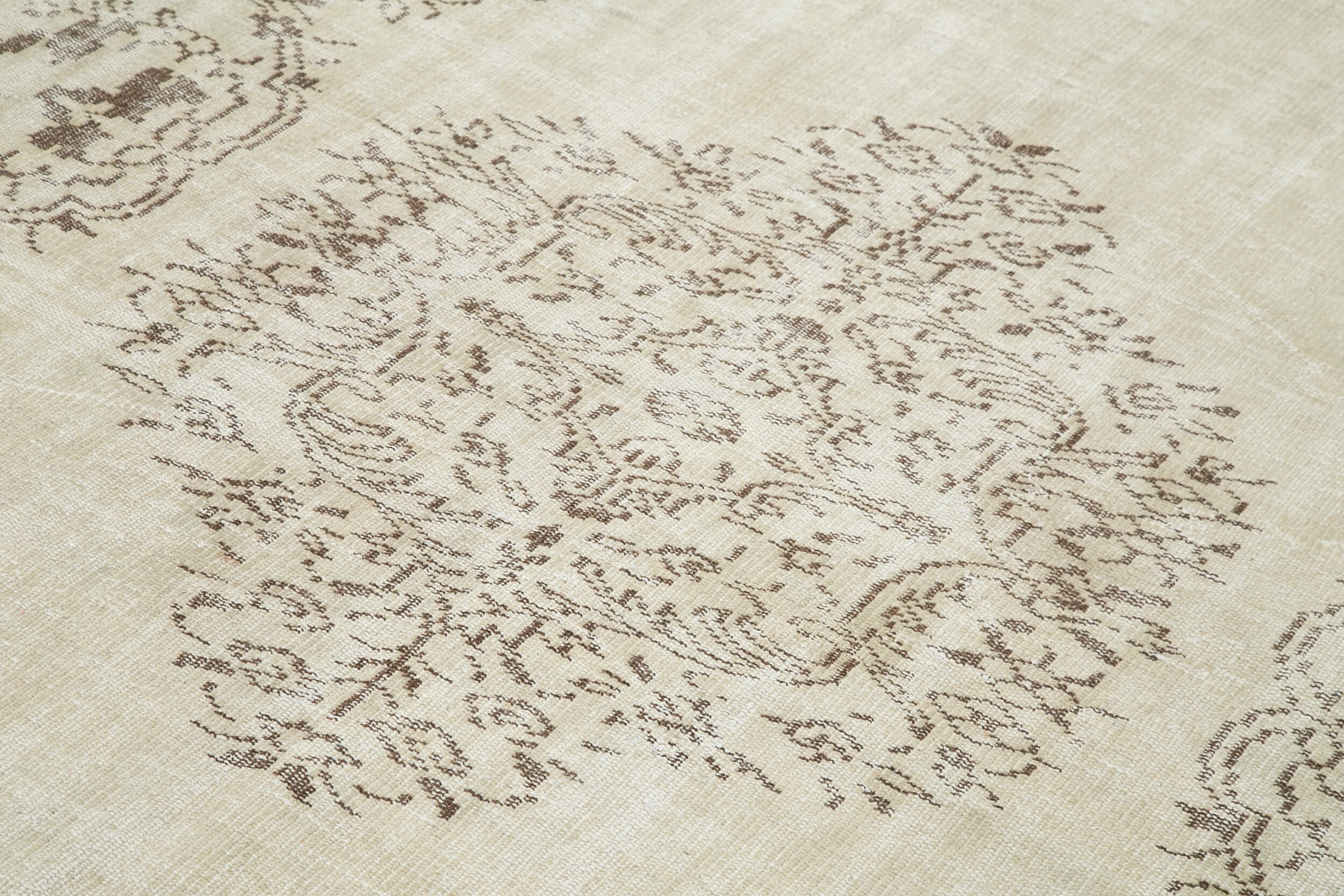 Handmade Vintage Area Rug – Neutral Beige Turkish Wool Rug 5'9''x8'5'' | Durable Cotton Weave