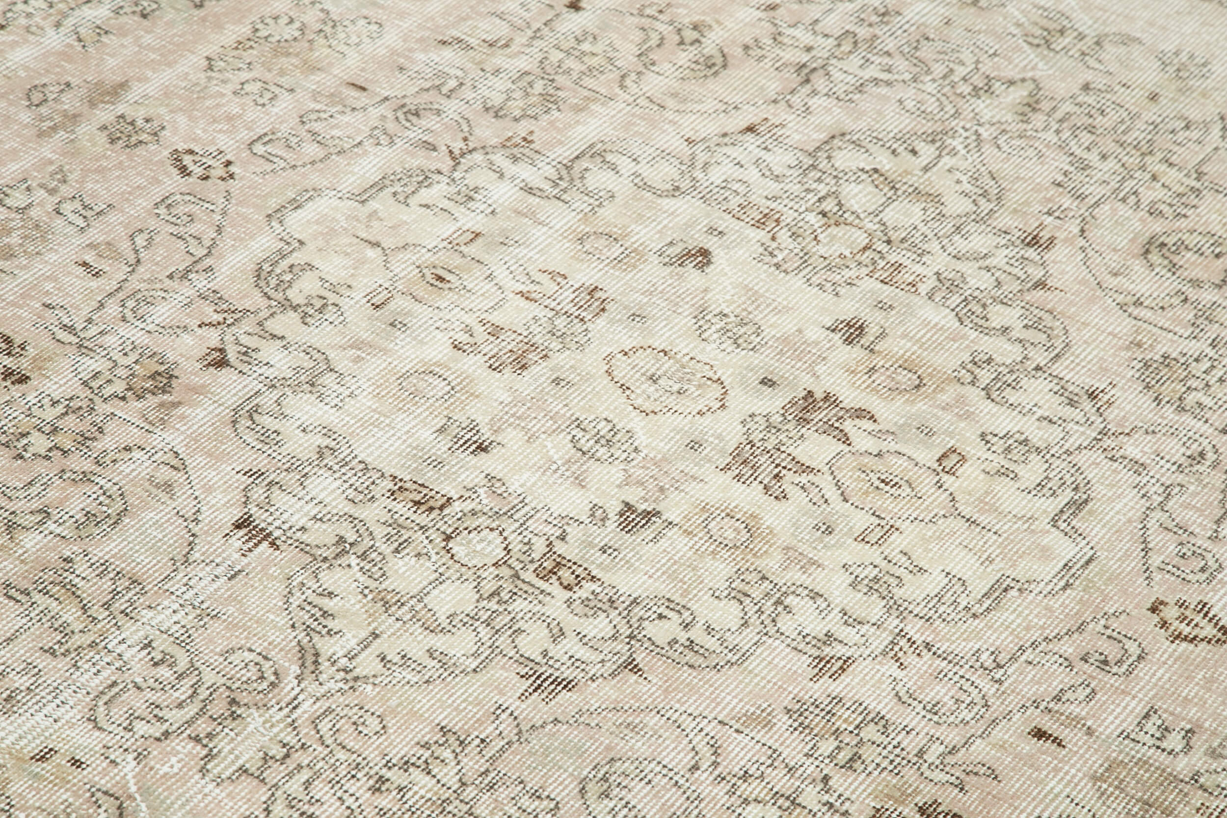 Handmade Vintage Area Rug – Beige Wool Carpet, Turkish Hand Knotted 6'8''x10'1''