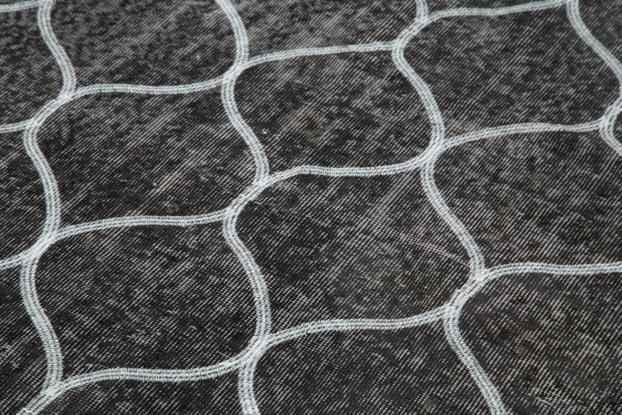 Handmade Geometric Rug - Black Cotton Wool Blend Area Rug 5'4" x 8'10"