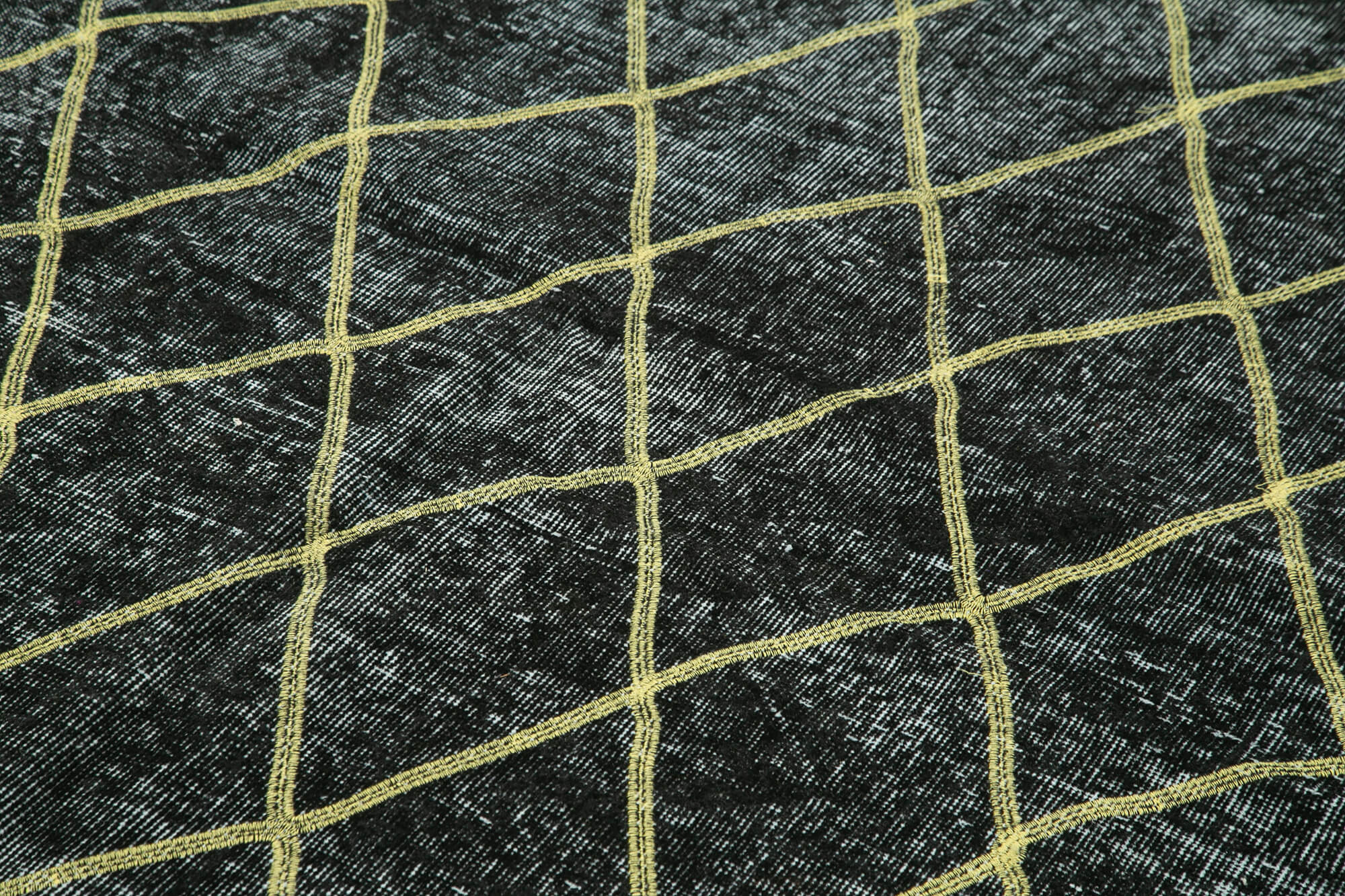 Handmade Wool Area Rug - Black Geometric Cotton Wool Blend Rug 5'3" x 12'0"