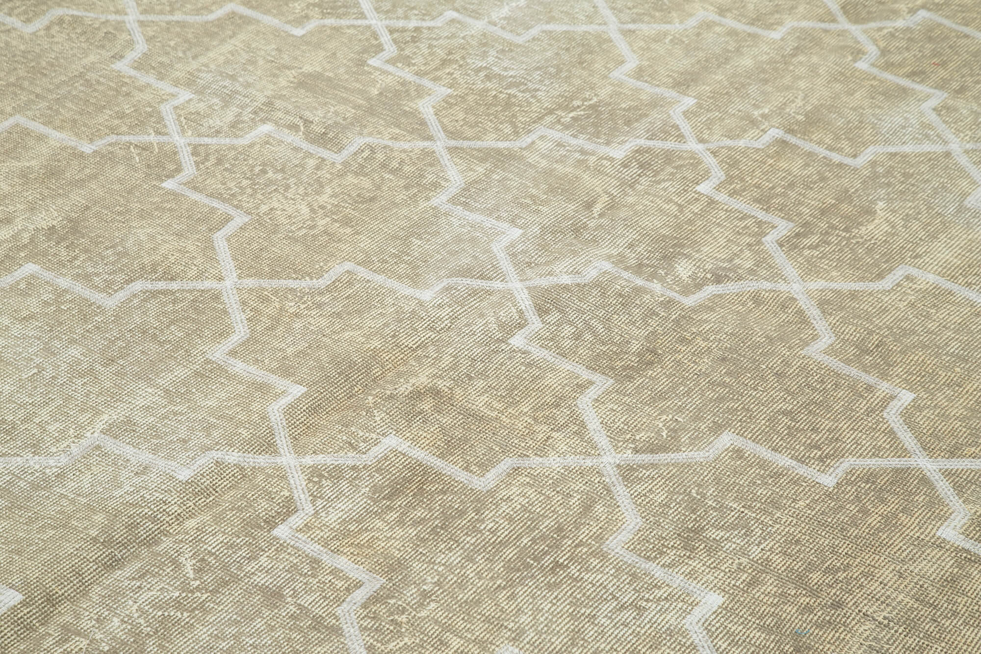 Handmade Geometric Rug – Grey Cotton Wool Carpet, Turkish Hand Knotted 6'11''x10'2''