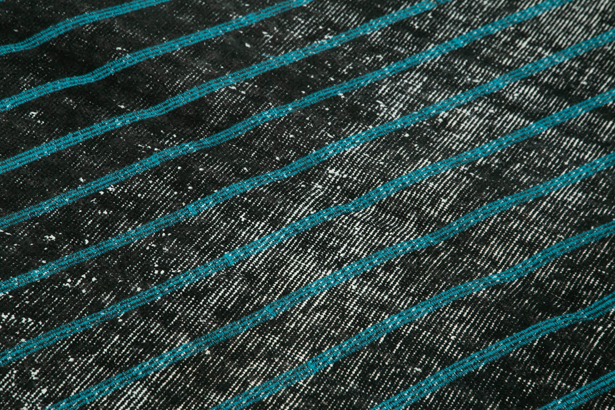 Handmade Wool Area Rug – Black Geometric Cotton Wool Blend | Durable Floor Covering