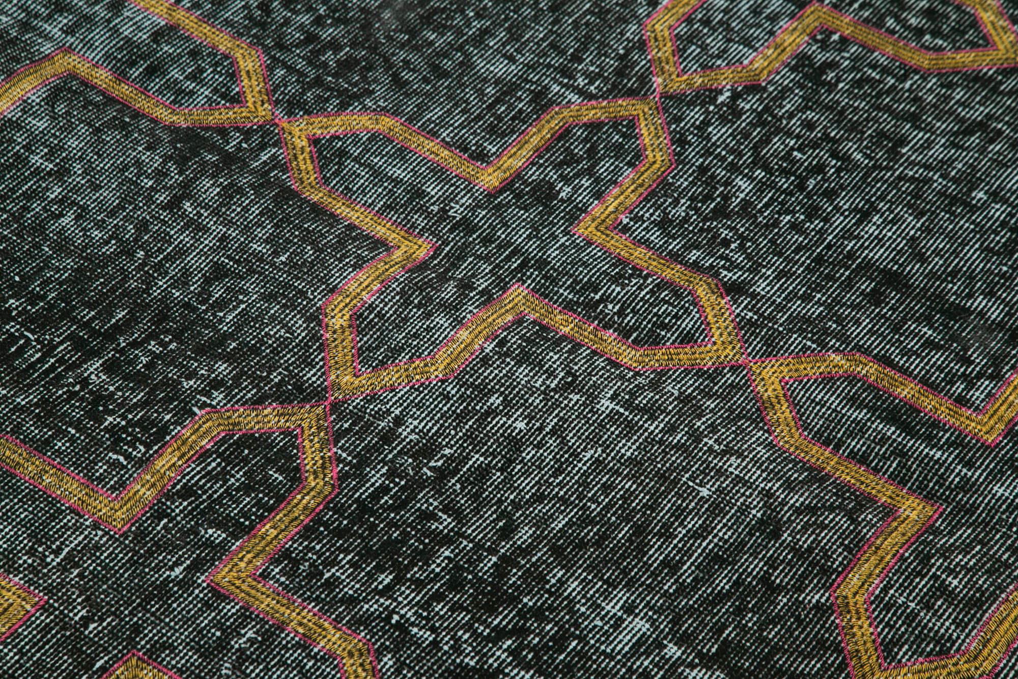 Handmade Geometric Rug - Black Area Rug Cotton Wool Blend 4'3''x7'4'' Durable Soft