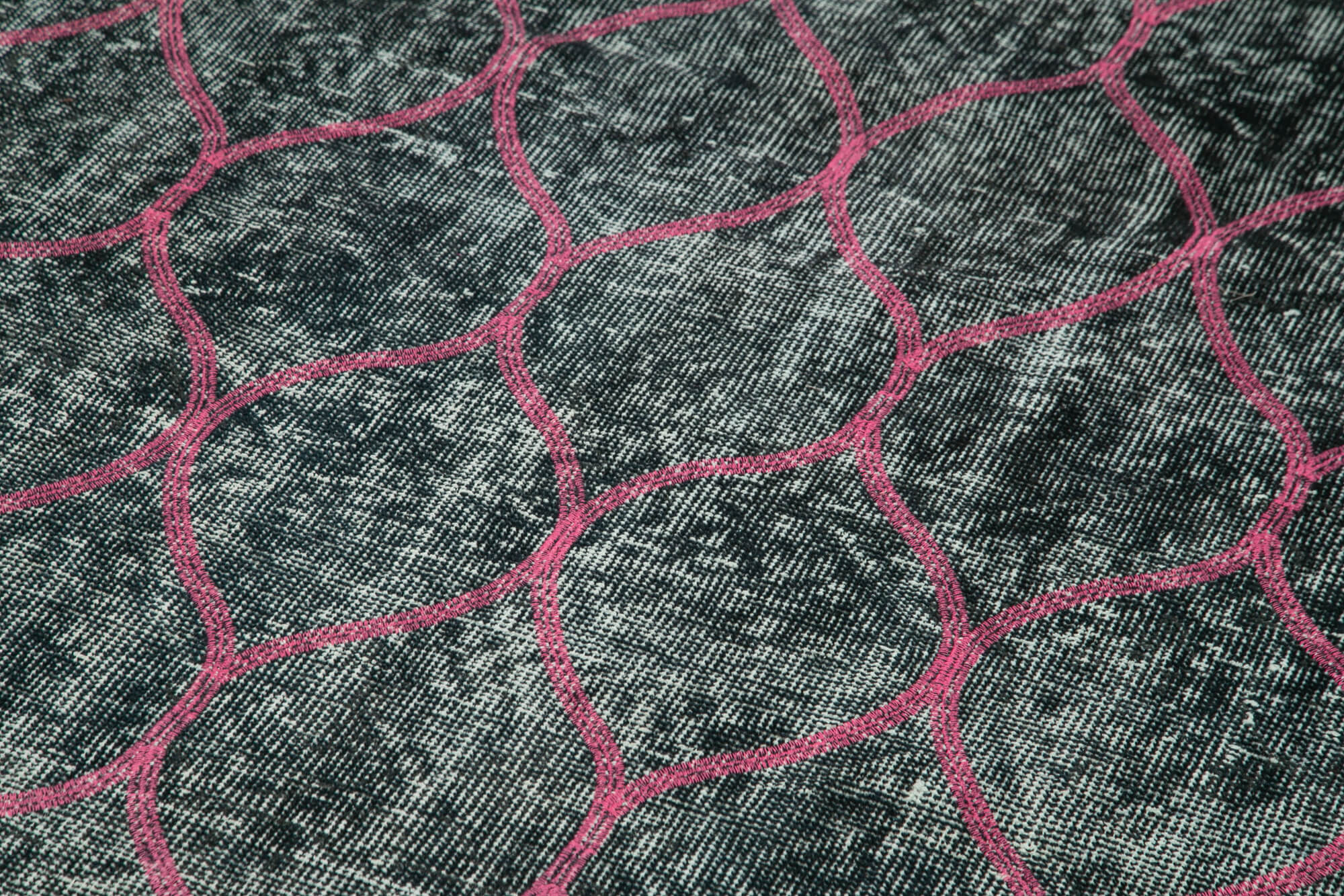 Handmade Geometric Rug – Black Area Rug Cotton Wool Durable Carpet 4'9''x11'7''