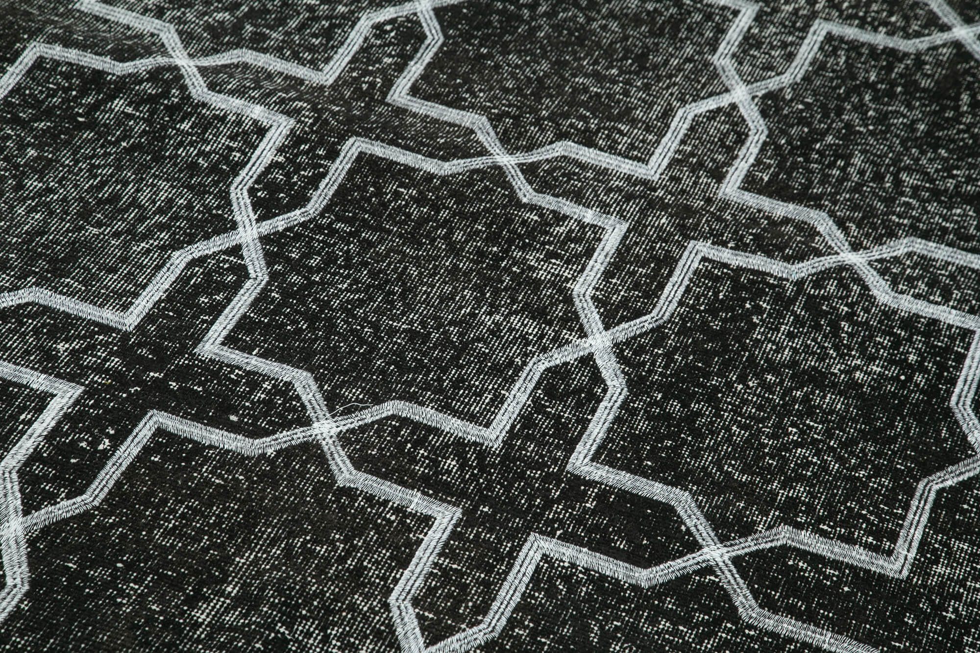Handmade Geometric Rug – Black Cotton Wool Blend Area Rug 4'8" x 12'2" Flat Weave