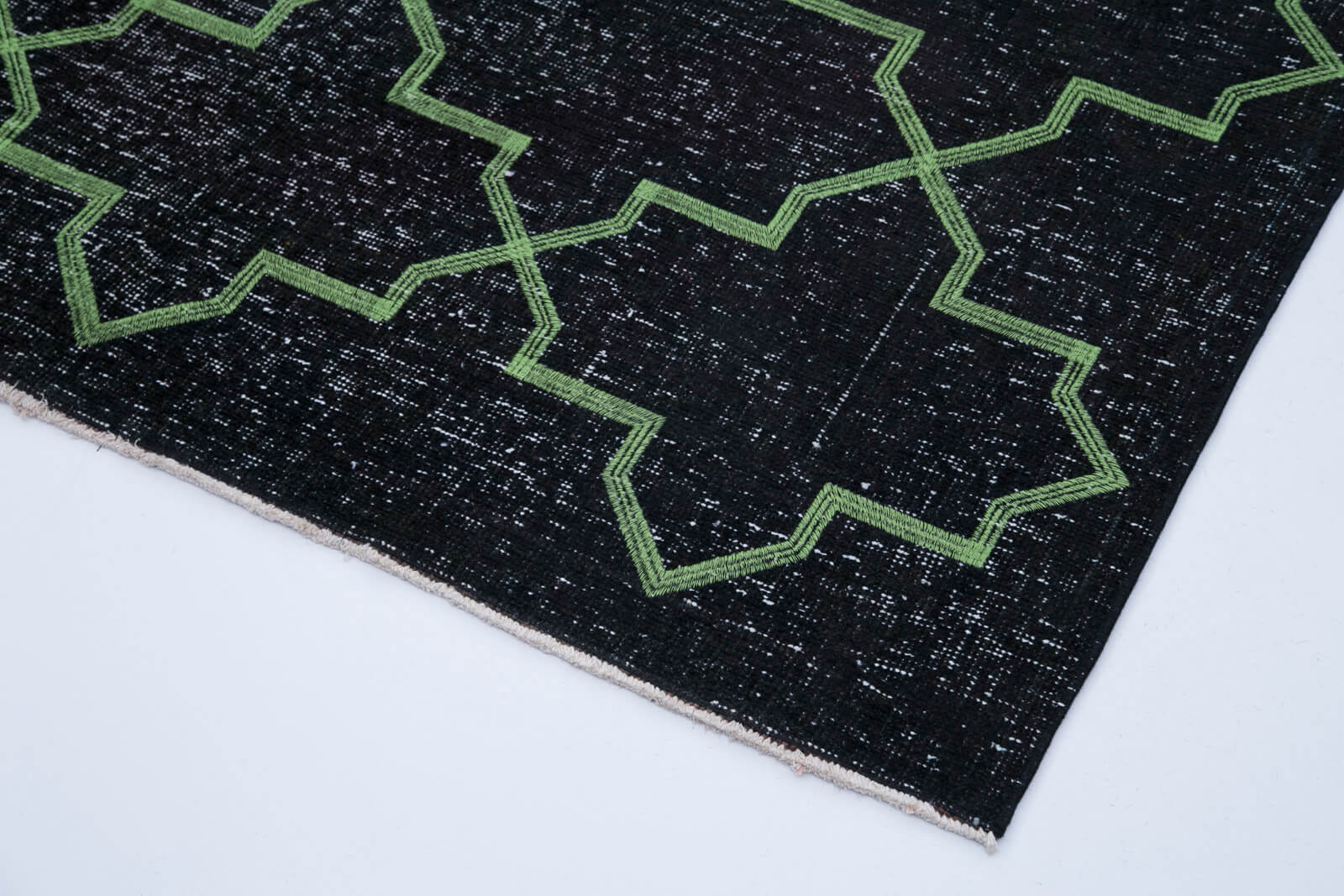 Handmade Geometric Rug - Black Area Rug 4'8''x12'9'' Cotton Wool Carpet