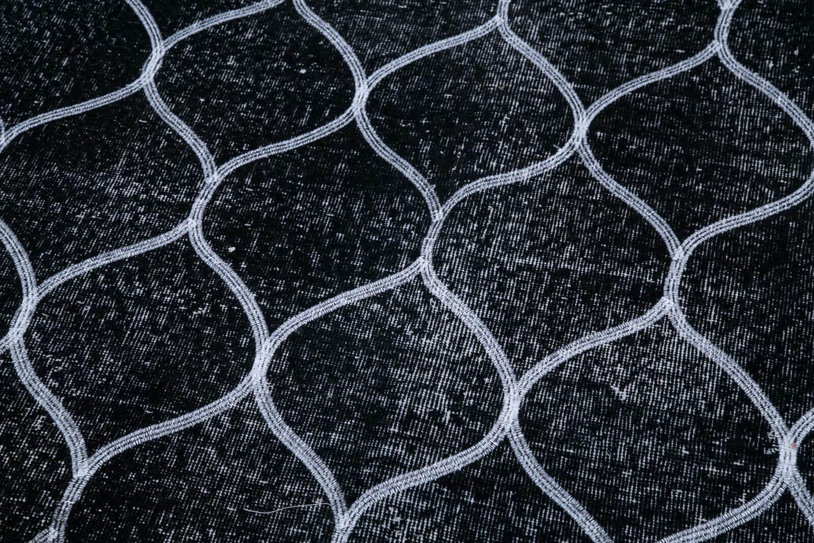 Handmade Area Rug | Black Geometric Carpet - Durable Cotton Wool Rug 4'8" x 11'10"
