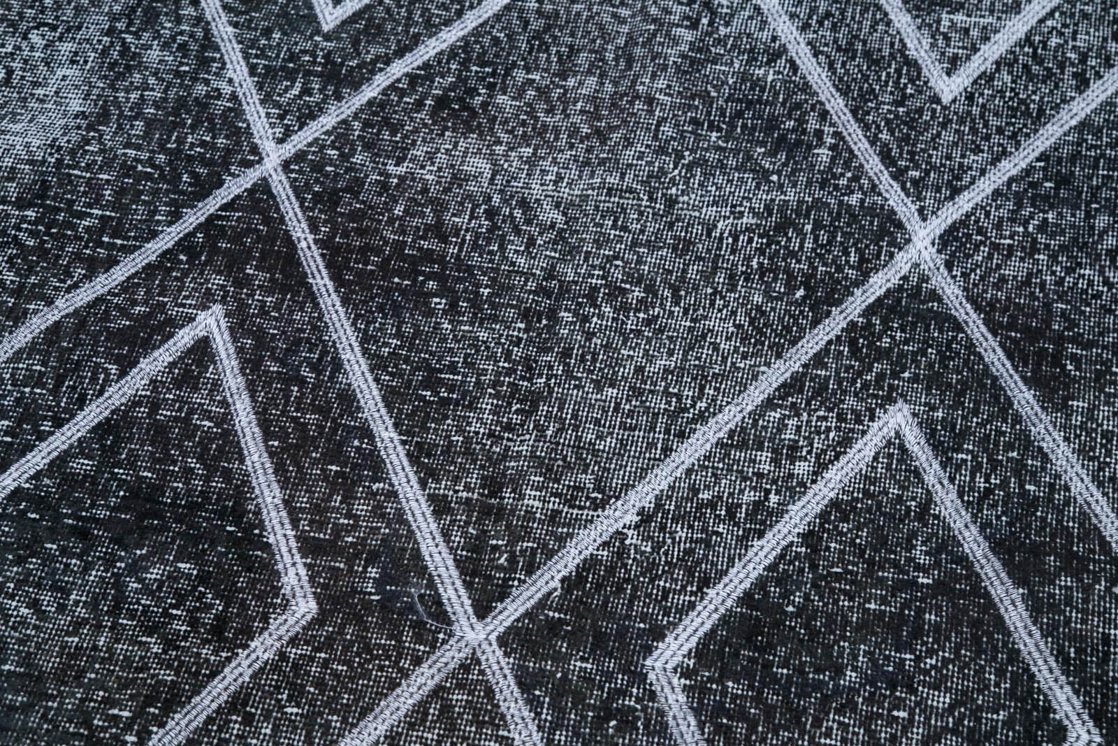 Handmade Wool Area Rug - Grey Cotton Wool Blend Geometric Carpet 3'9''x10'11''
