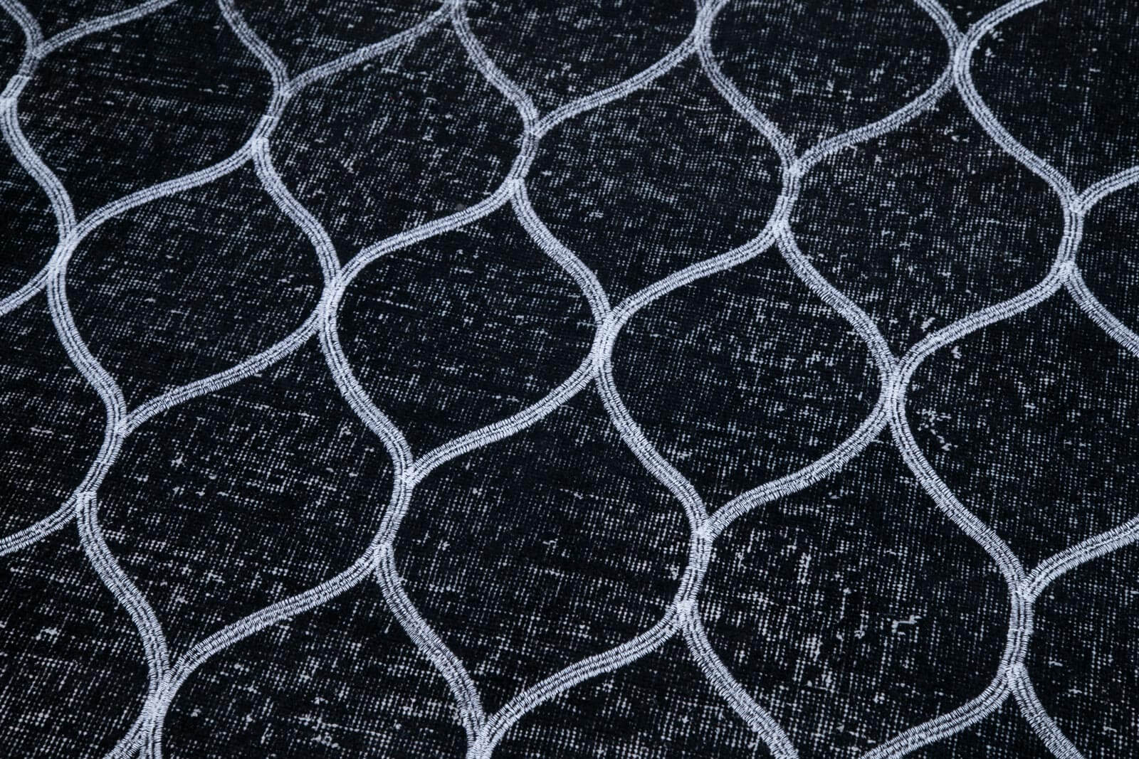 Handmade Geometric Rug – Black Area Rug with Soft Wool Texture, 4'11'' x 12'8''