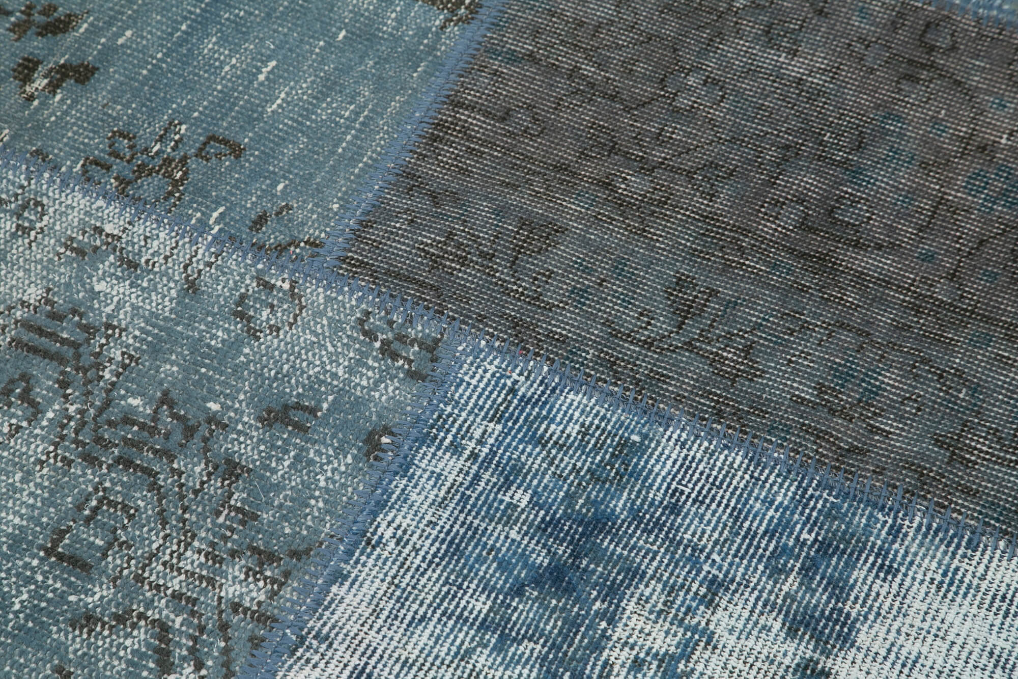 Handmade Patchwork Rug - Kirk Yama Blue Cotton Wool Area Rug 5'1'' x 5'1''